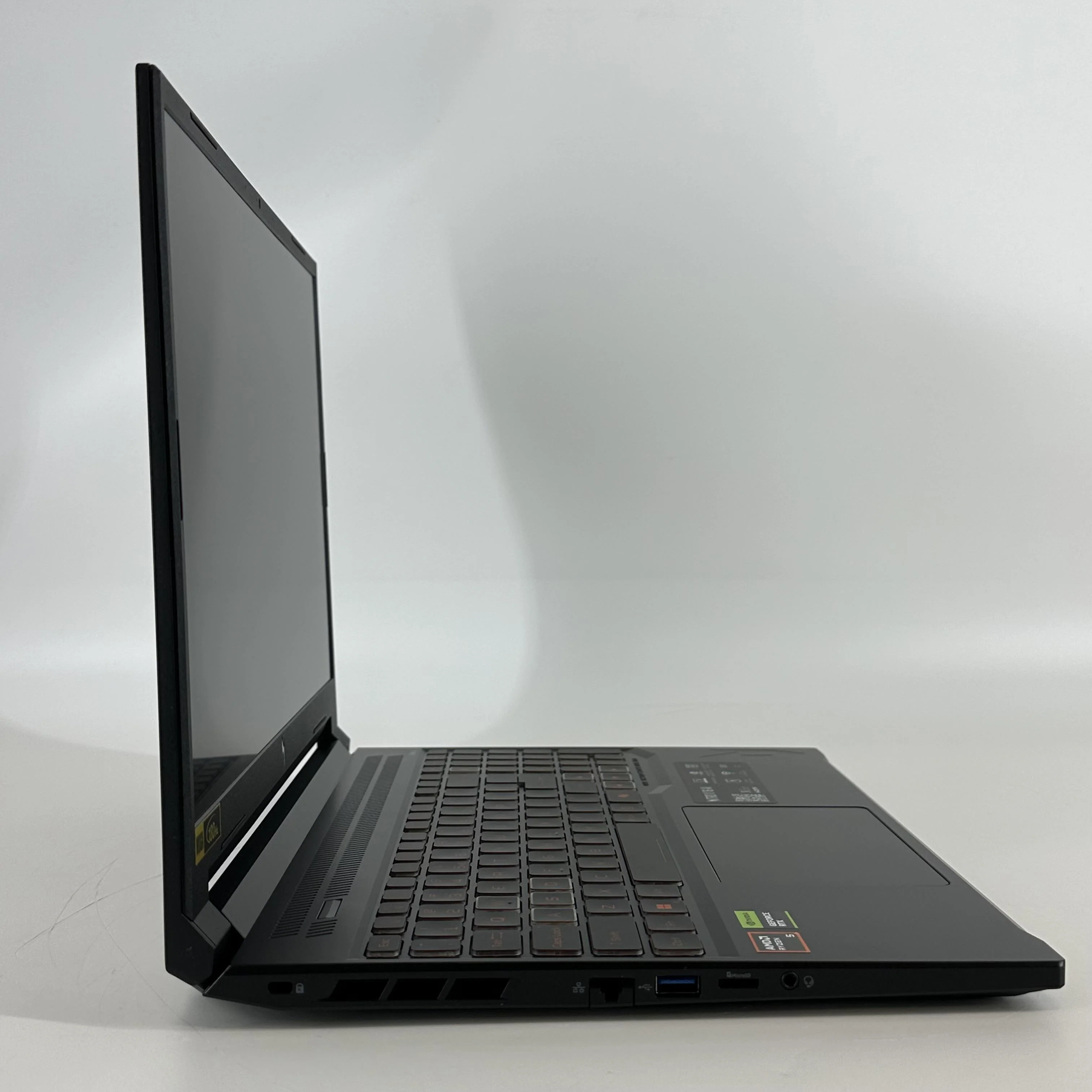 Acer Nitro V 16 AI 16 Black 4.3 GHz AMD Ryzen 5 240 16GB RAM 512GB Solid State Drive NVIDIA GeForce RTX 5050 8 GB - Image 3