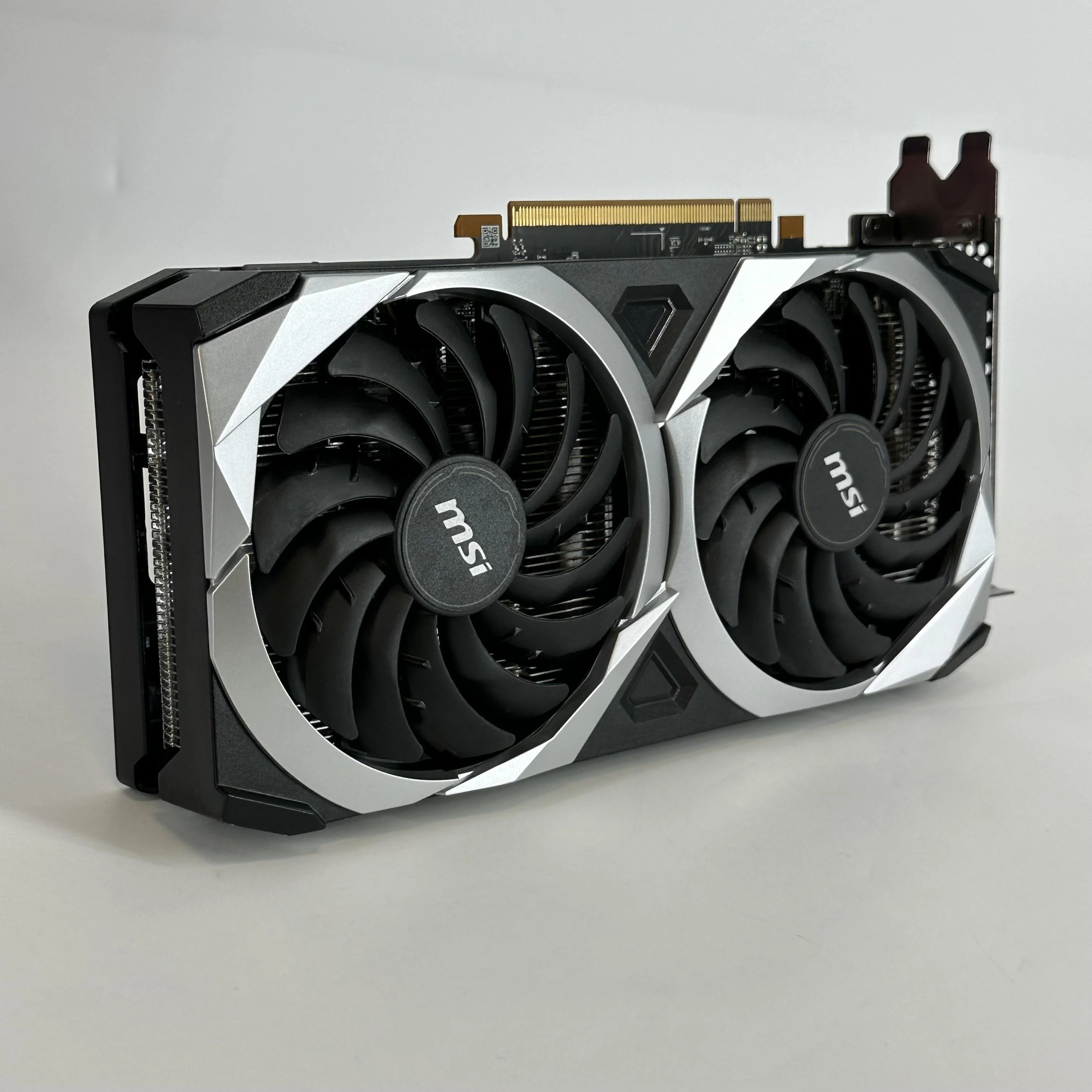 AMD Radeon RX 6600 8GB RAM - Image 2