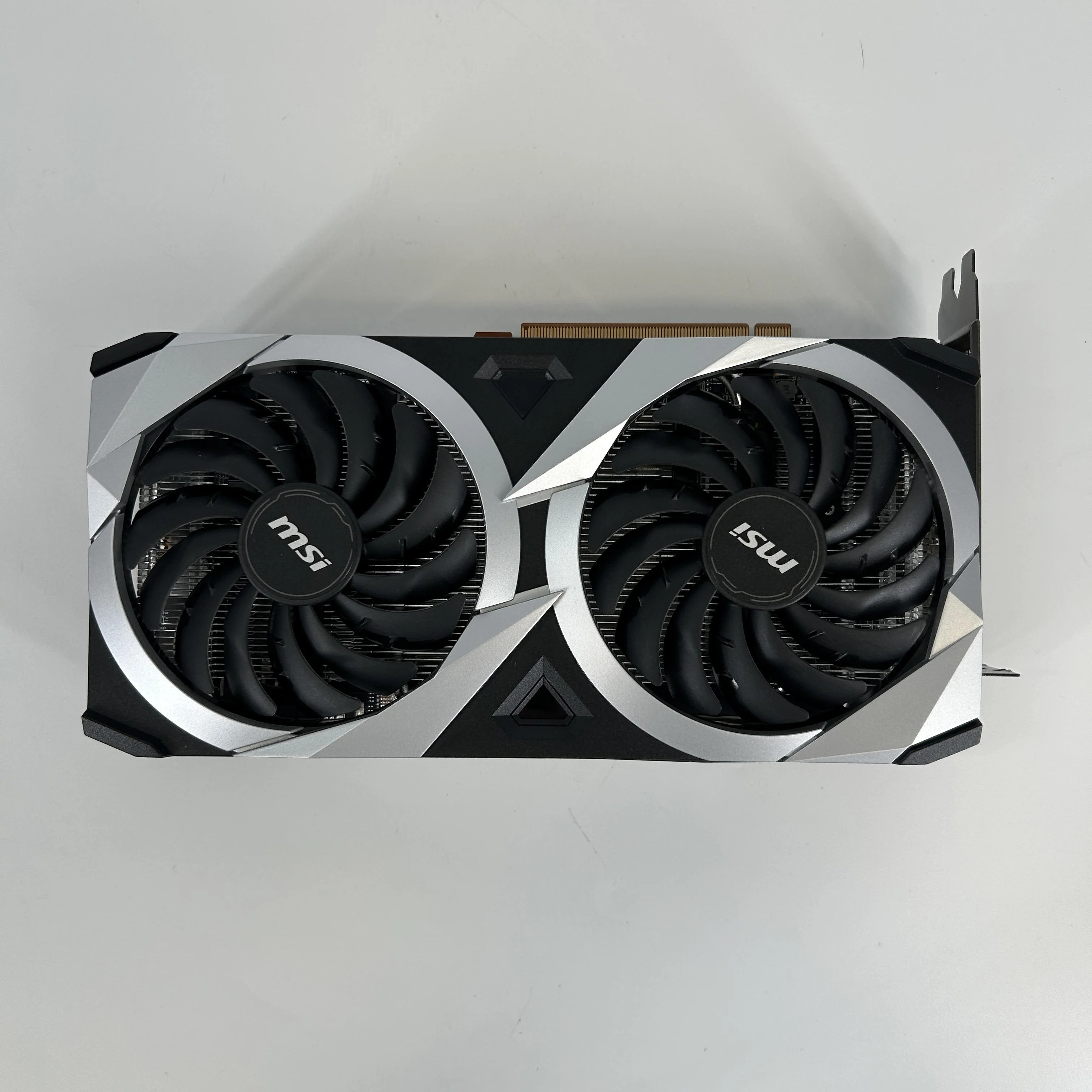 AMD Radeon RX 6700 XT 12GB RAM