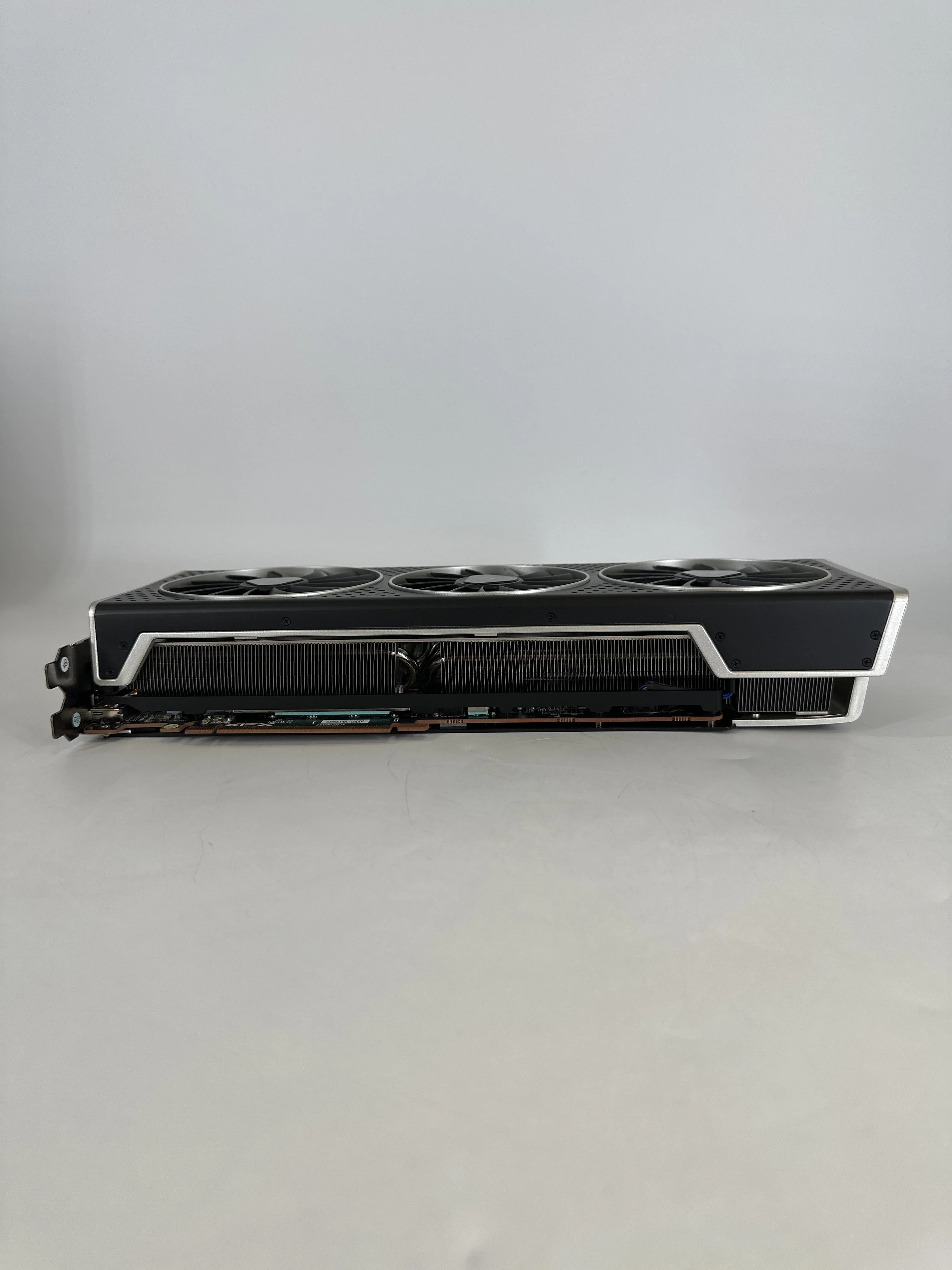 AMD Radeon RX 6950 XT 16GB RAM - Image 2