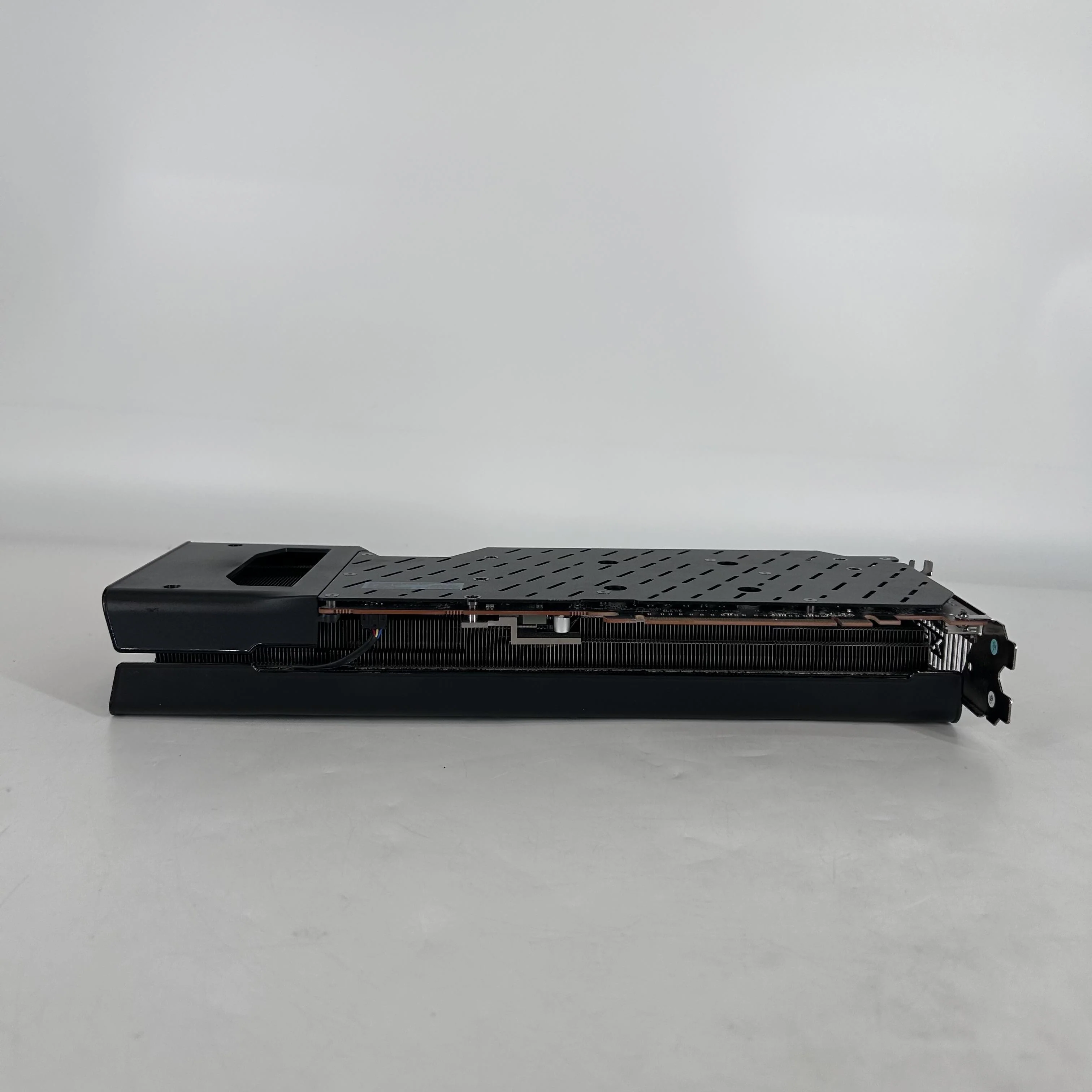 AMD Radeon RX 7700 XT 12GB RAM - Image 4