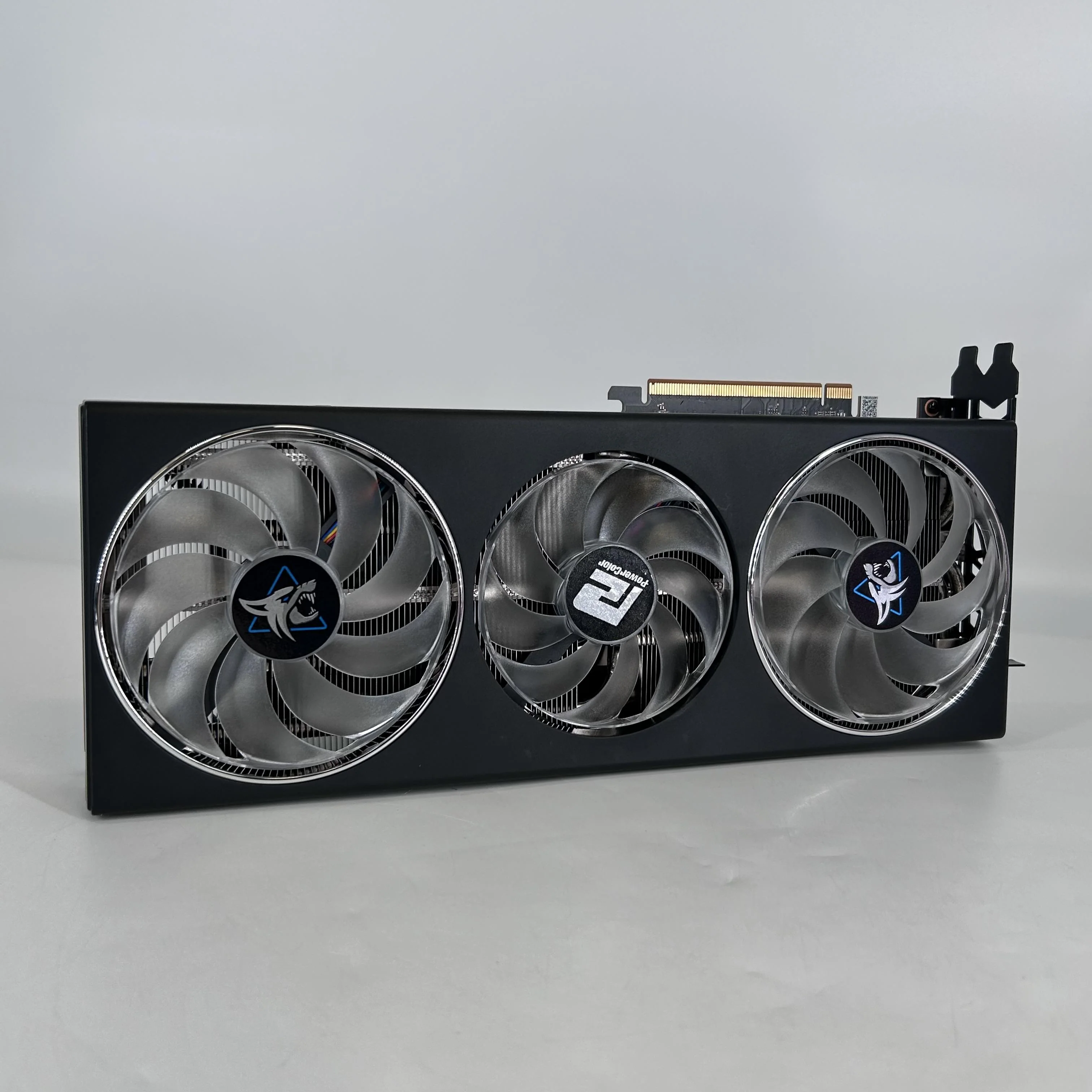 AMD Radeon RX 7900 GRE 16GB RAM - Image 2
