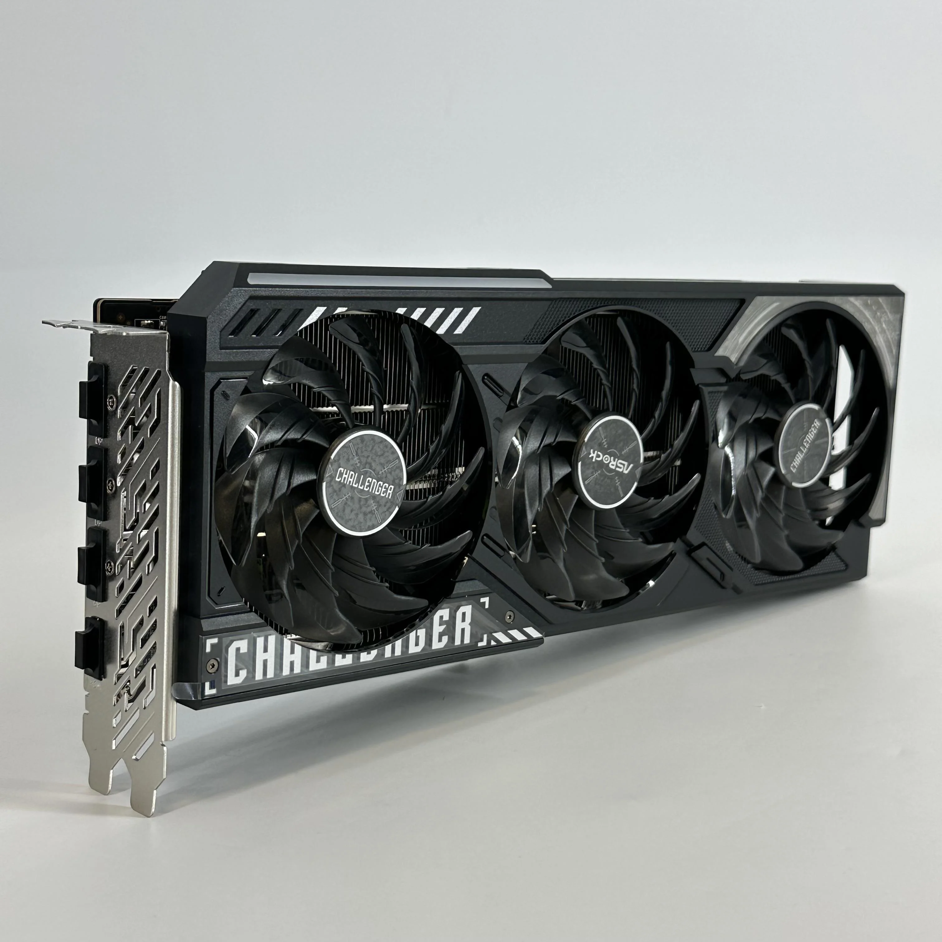 AMD Radeon RX 9070 16GB RAM - Image 2