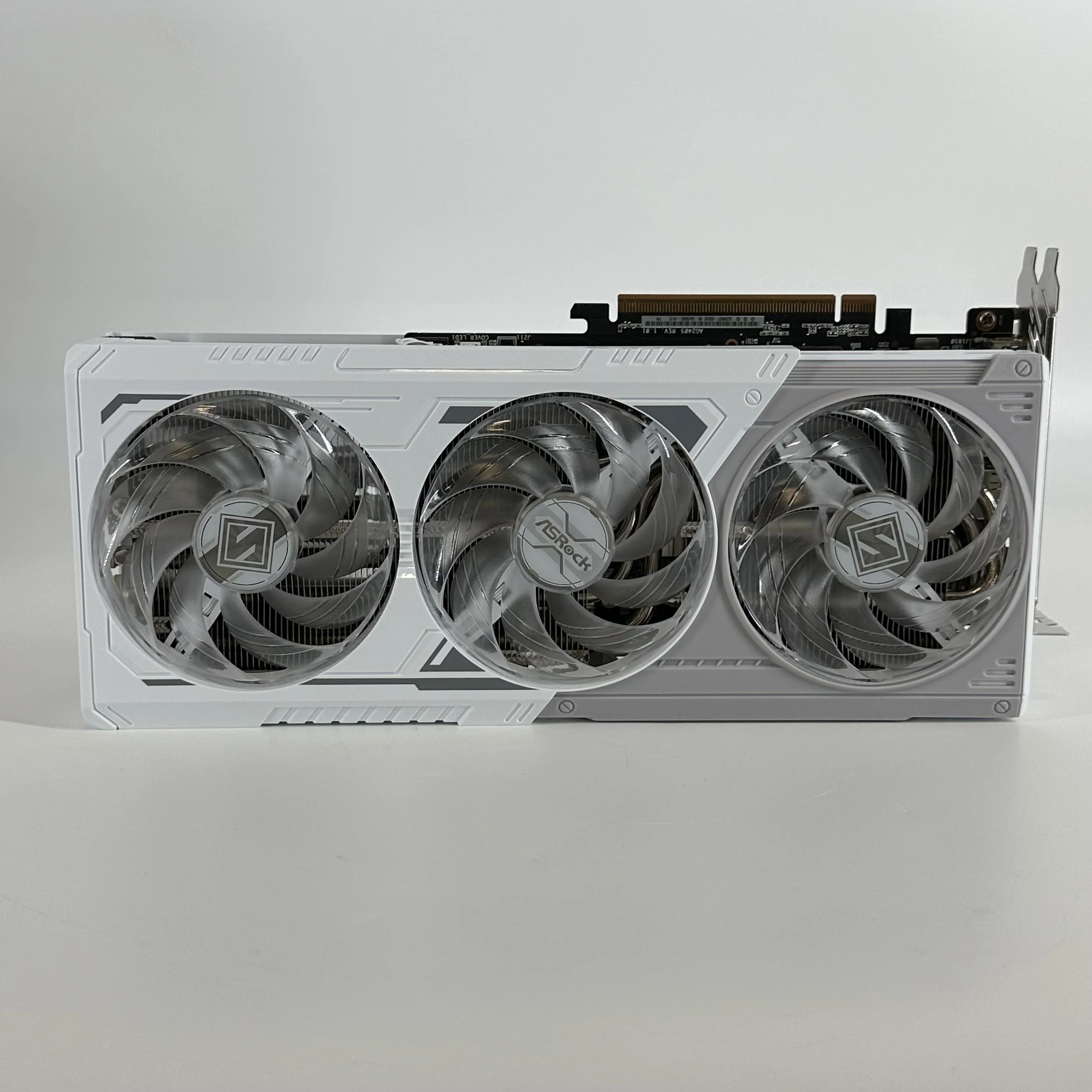 AMD Radeon RX 9070 XT 16GB RAM - Image 12