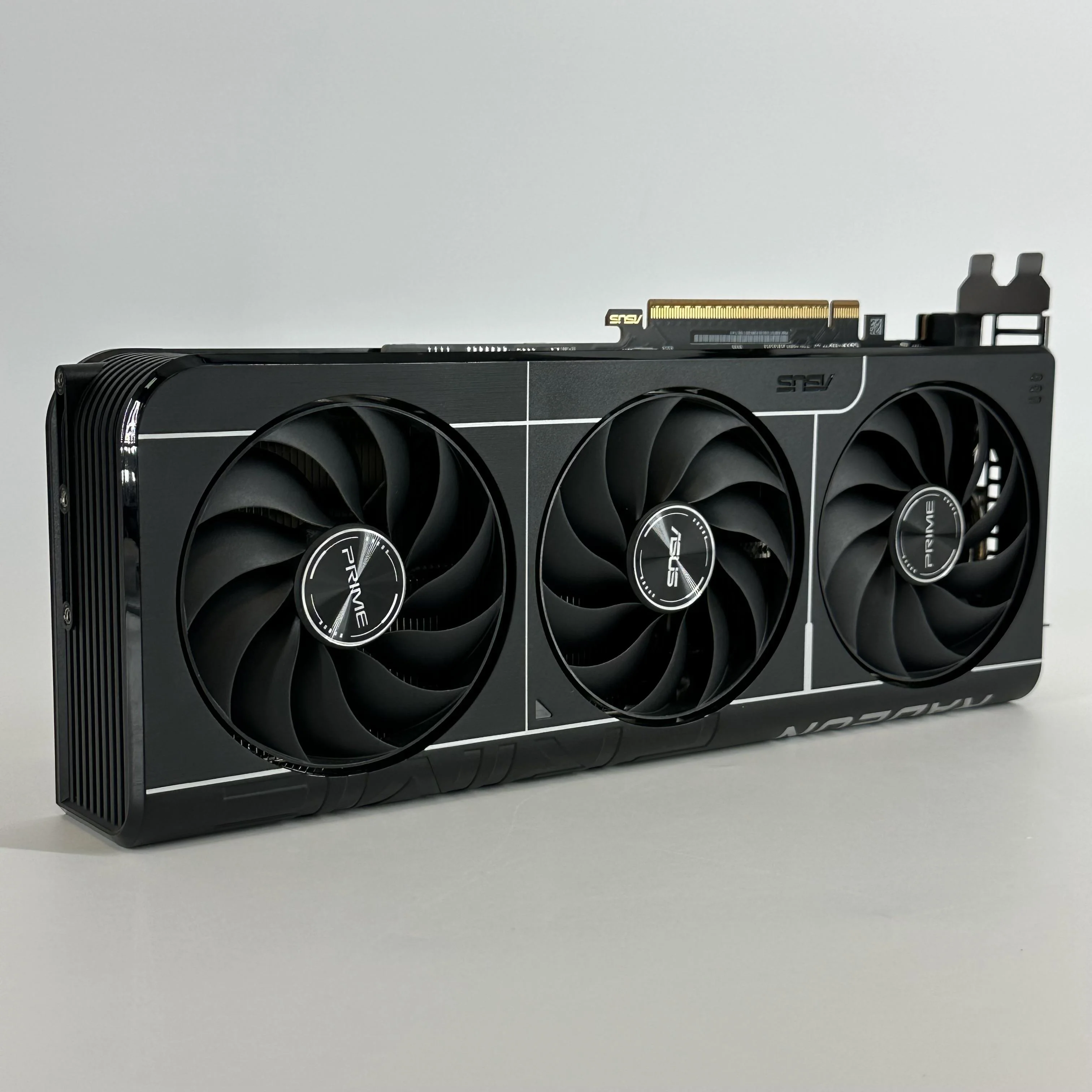 AMD Radeon RX 9070 XT 16GB RAM - Image 2