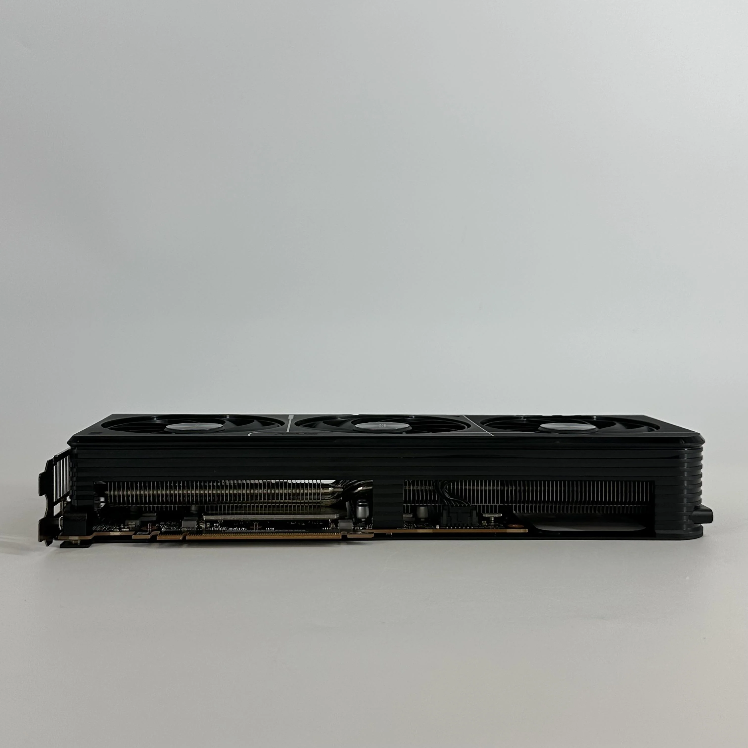 AMD Radeon RX 9070 XT 16GB RAM - Image 8