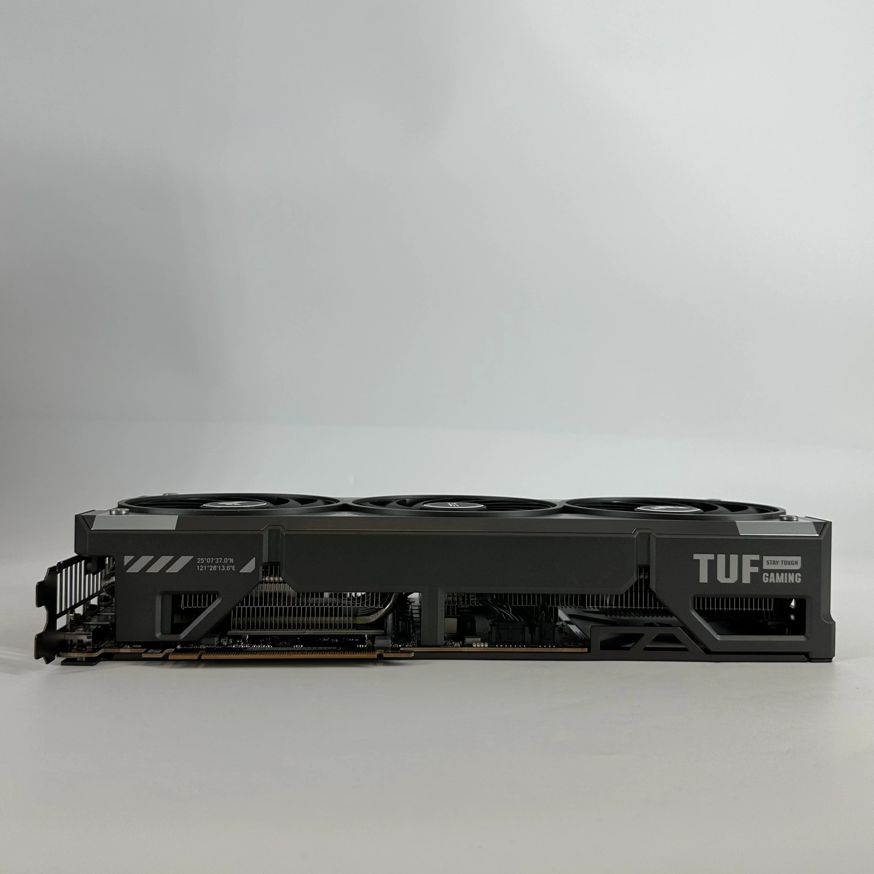 AMD Radeon RX 9070 XT 16GB RAM - Image 8
