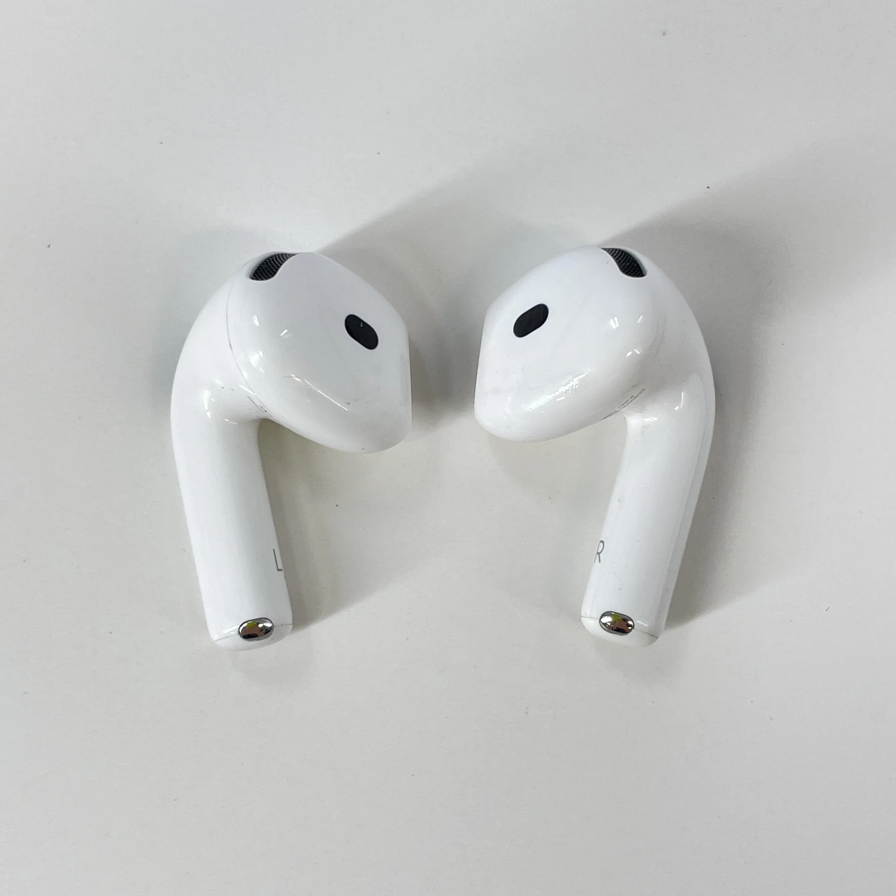 Apple AirPods (4th Gen.) USB-C White - Image 11