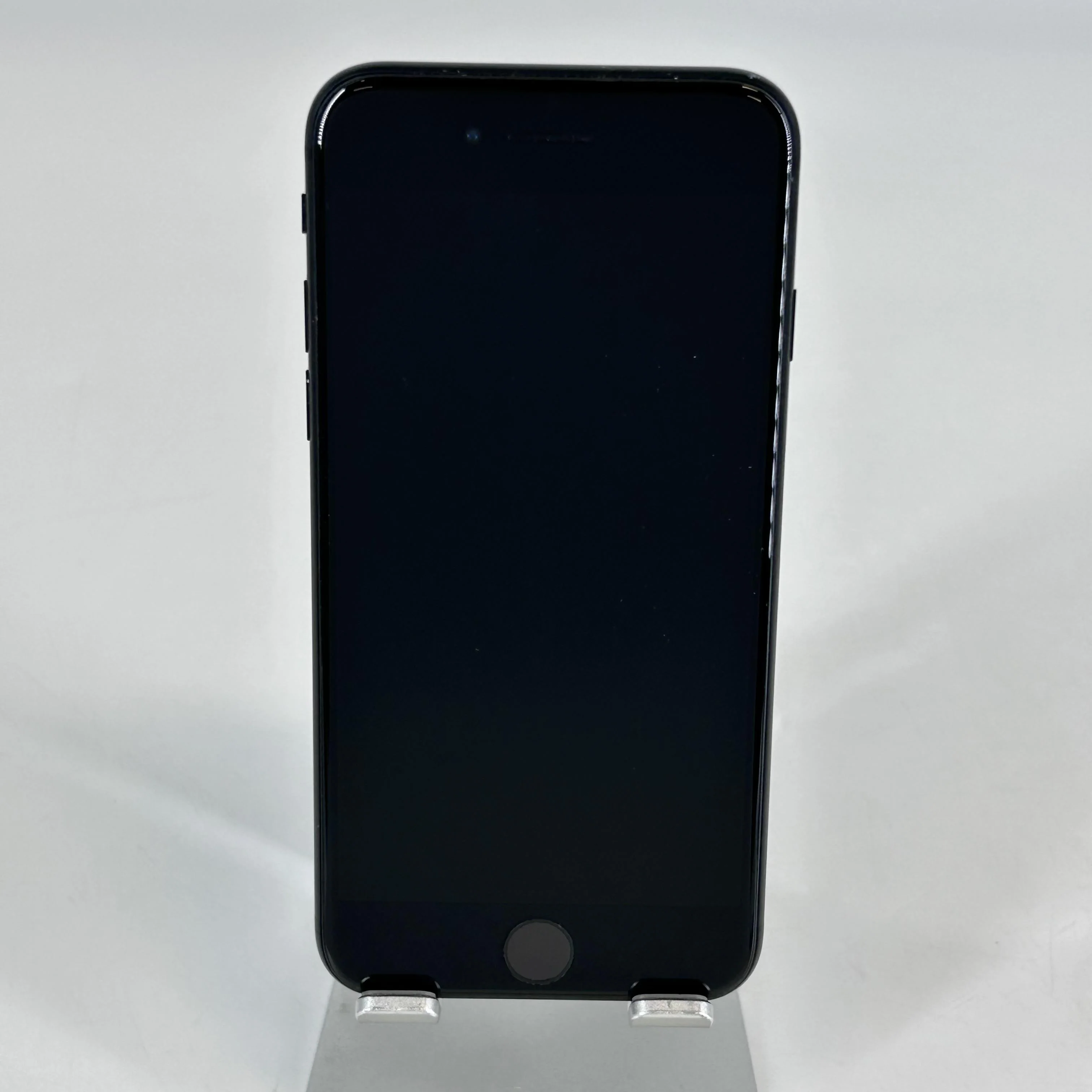 Apple iPhone SE (2nd Gen.) Black Straight Talk 64GB - Image 3