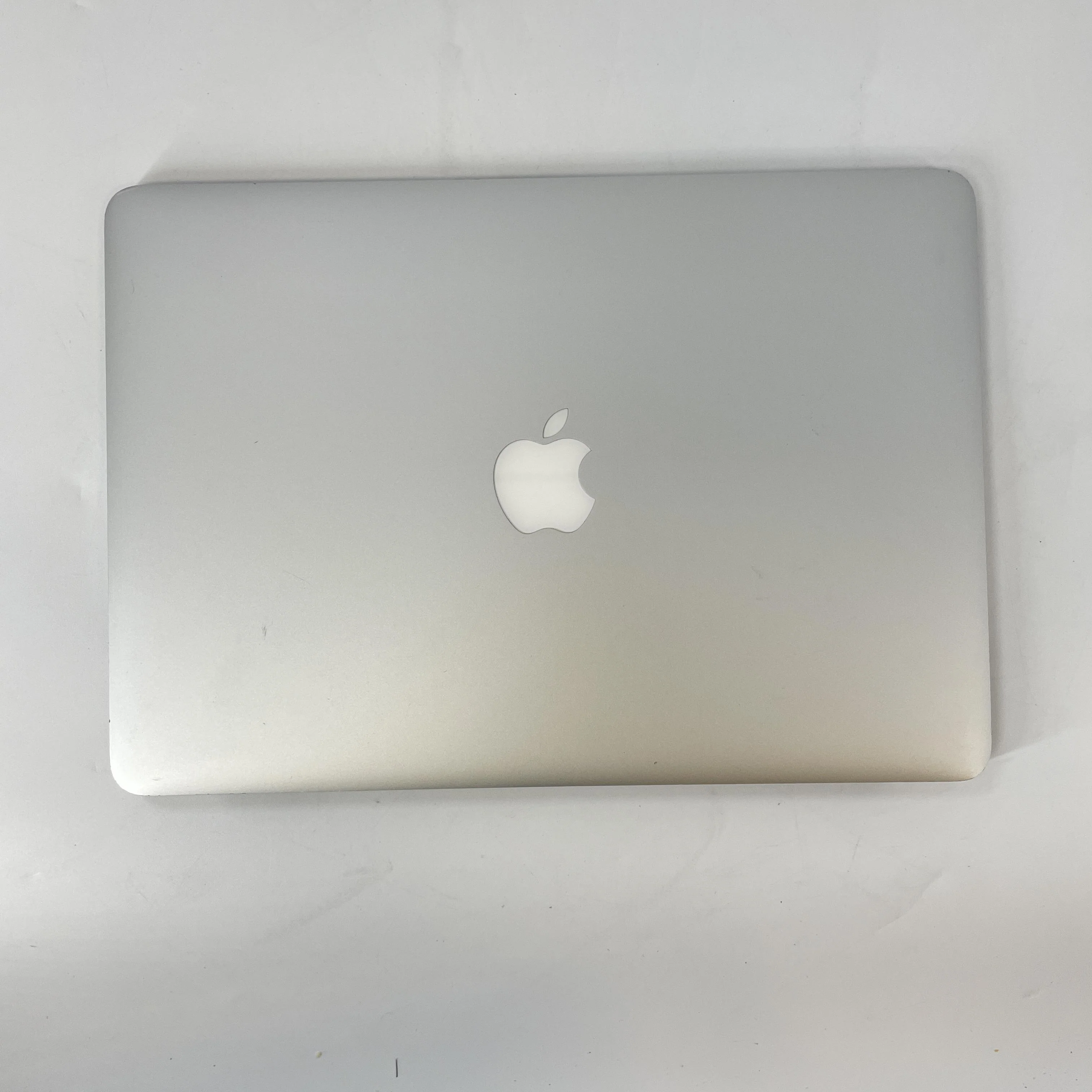 Apple MacBook Air 13 2017 Silver 1.6 GHz Intel Core i5 5th Gen. 8GB RAM 128GB Solid State Drive Intel UHD 617 - Image 5