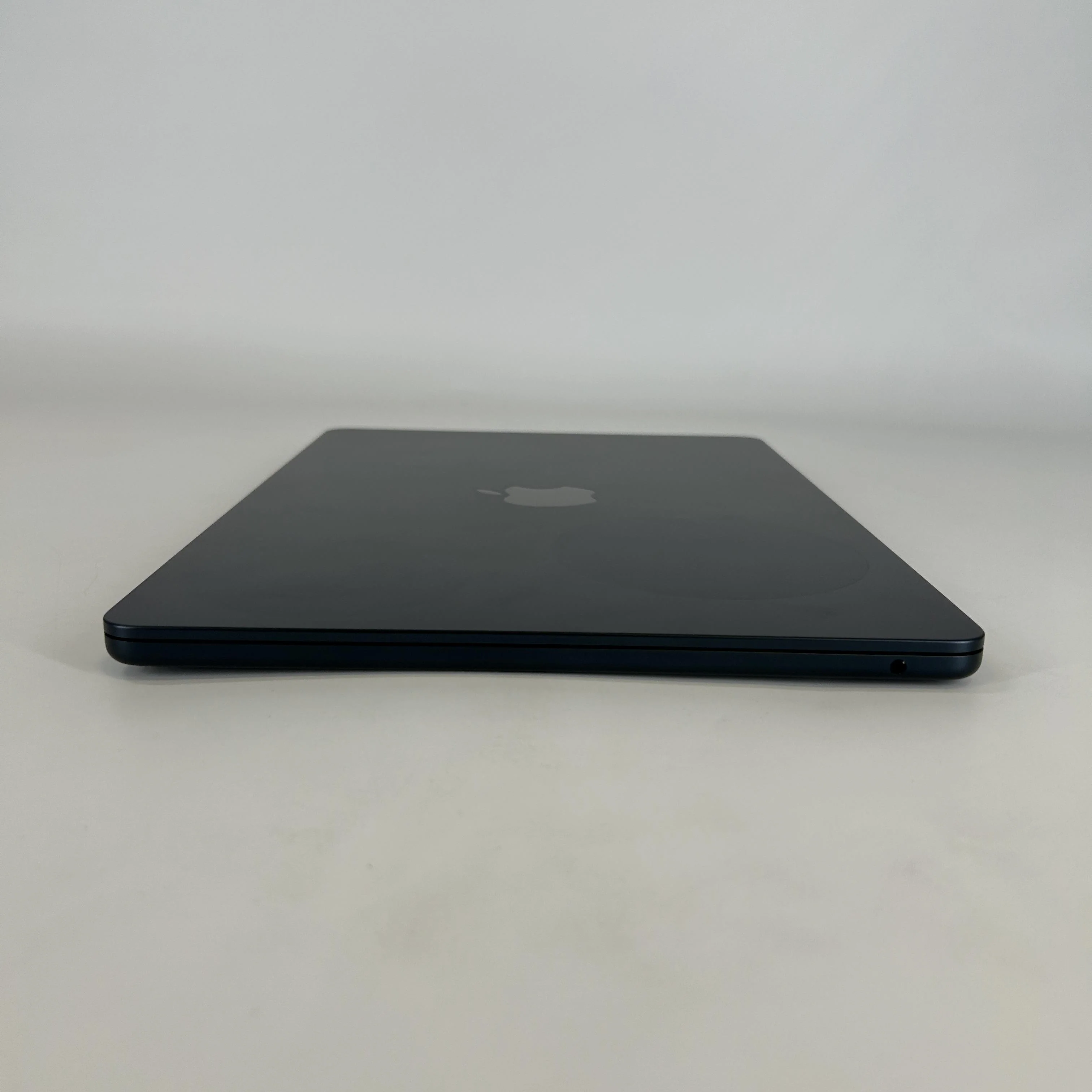 Apple MacBook Air 13 2022 Blue 3.49 GHz M2 8-Core CPU 8GB Unified Memory 256GB Solid State Drive 8-Core GPU - Image 11