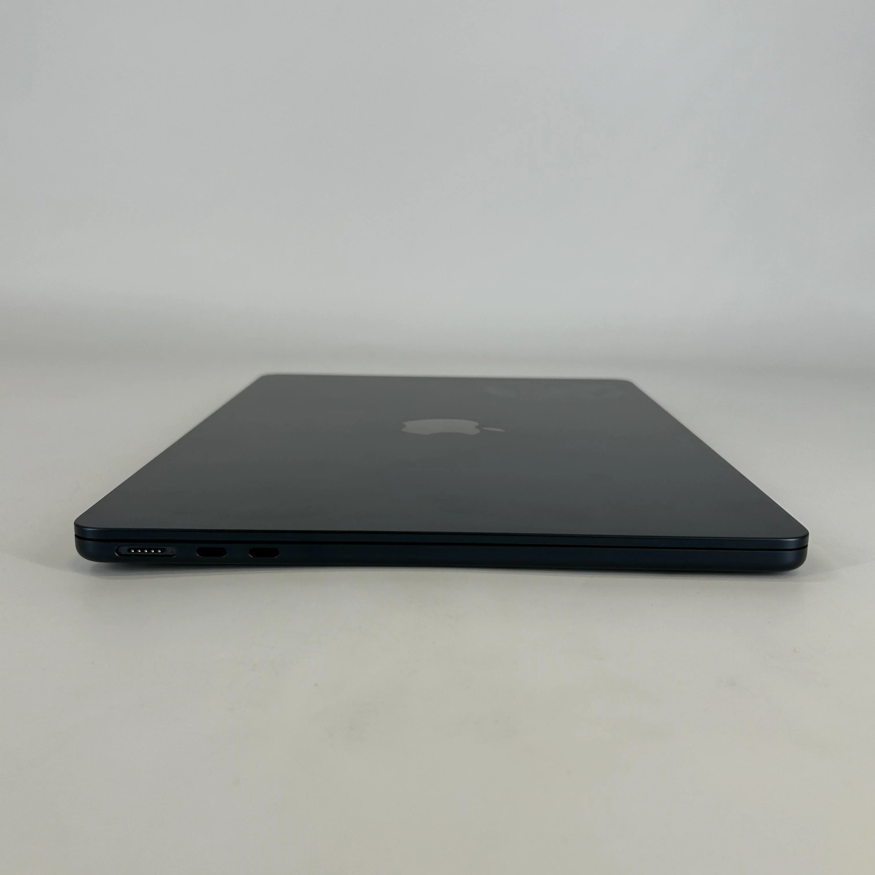 Apple MacBook Air 13 2022 Blue 3.49 GHz M2 8-Core CPU 8GB Unified Memory 256GB Solid State Drive 8-Core GPU - Image 12