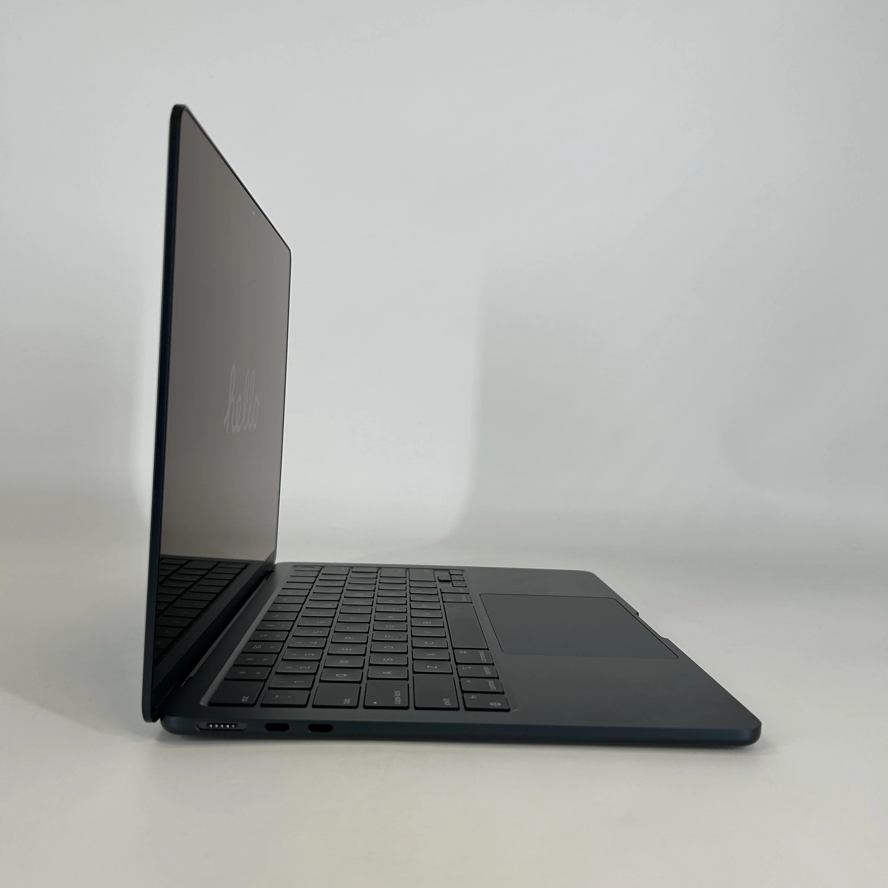 Apple MacBook Air 13 2022 Blue 3.49 GHz M2 8-Core CPU 8GB Unified Memory 256GB Solid State Drive 8-Core GPU - Image 3