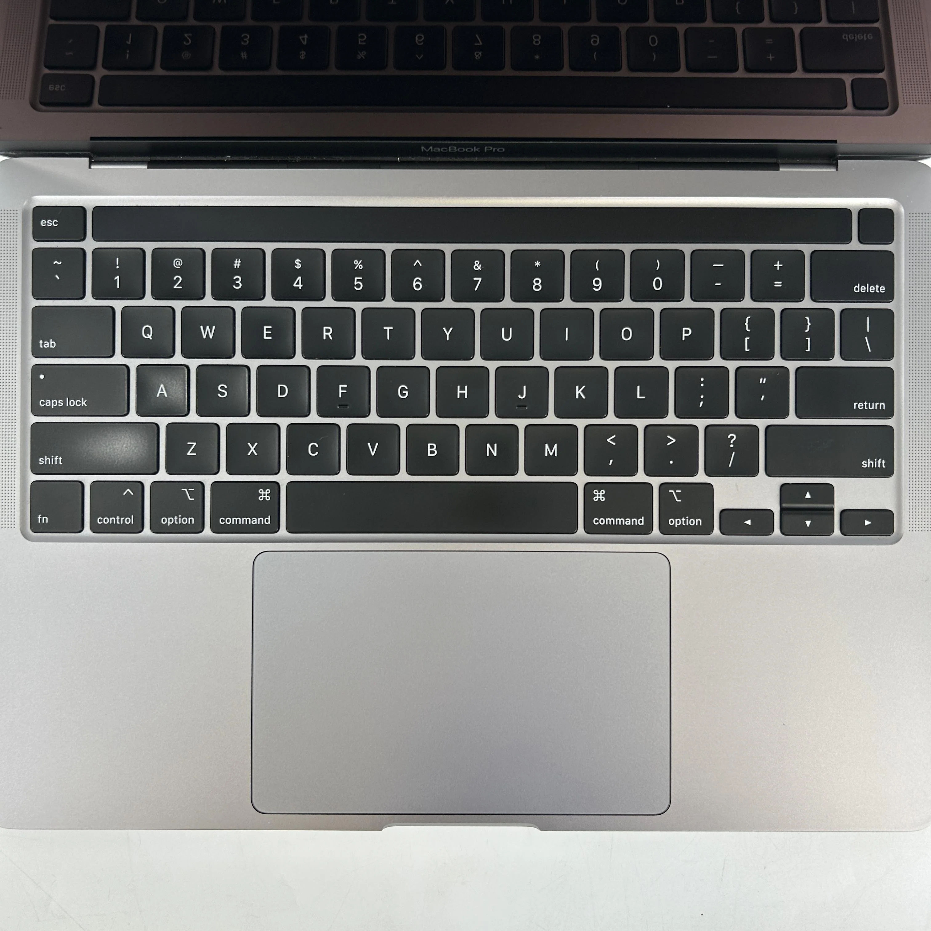 Apple MacBook Pro 13 2020 Space Gray 1.4 GHz Intel Core i5 8th Gen. 8GB RAM 512GB Solid State Drive Intel Iris Plus 645 - Image 2