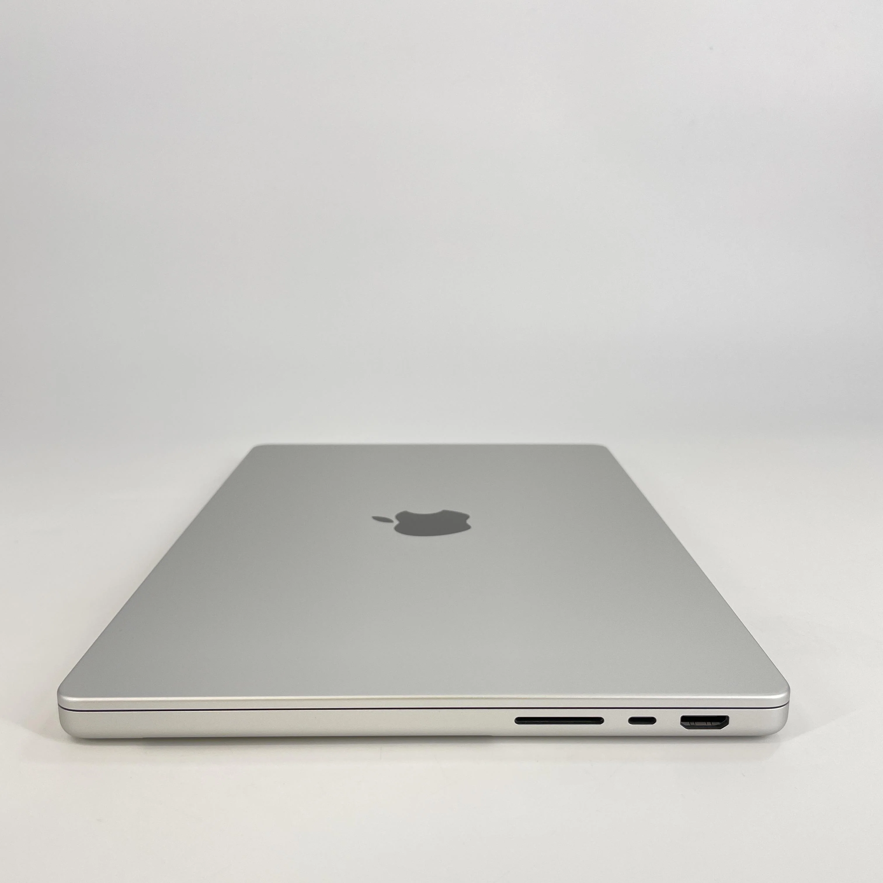 Apple MacBook Pro 14 2024 Silver M4 Max 14-Core CPU 36GB Unified Memory 2TB Solid State Drive 32-Core GPU - Image 8