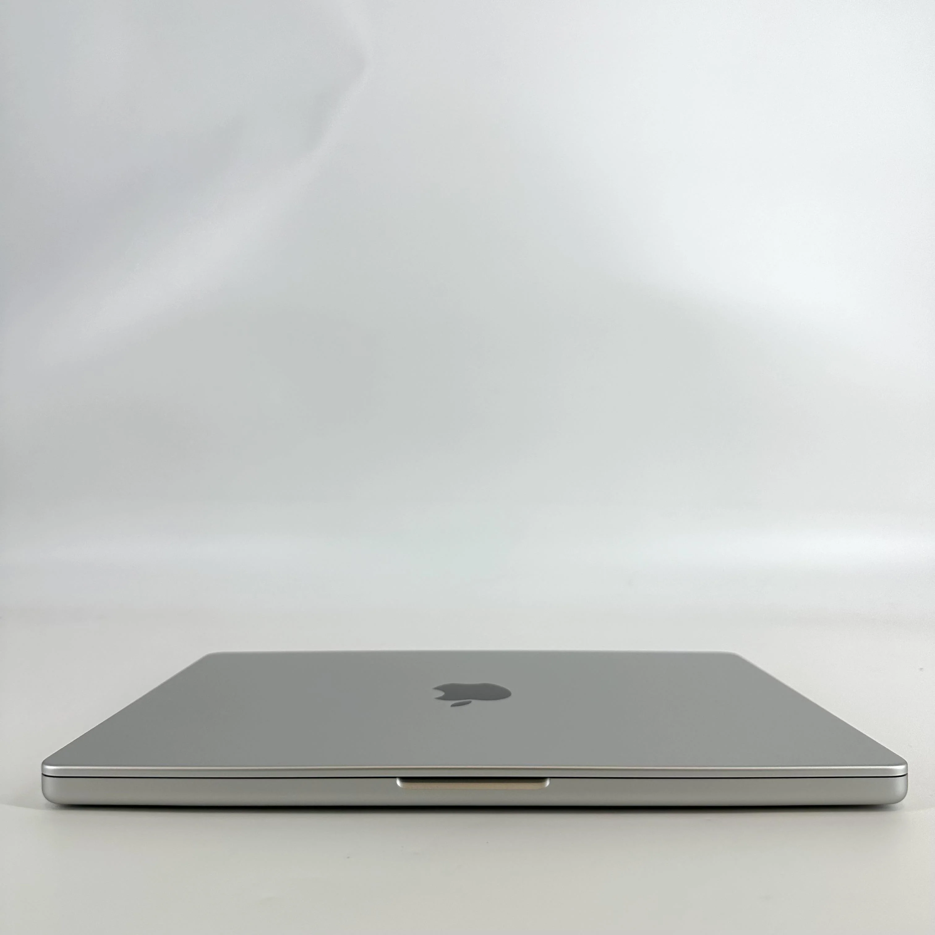 Apple MacBook Pro 14 2024 Silver M5 10-Core CPU 16GB Unified Memory 512GB Solid State Drive 10-Core GPU - Image 8
