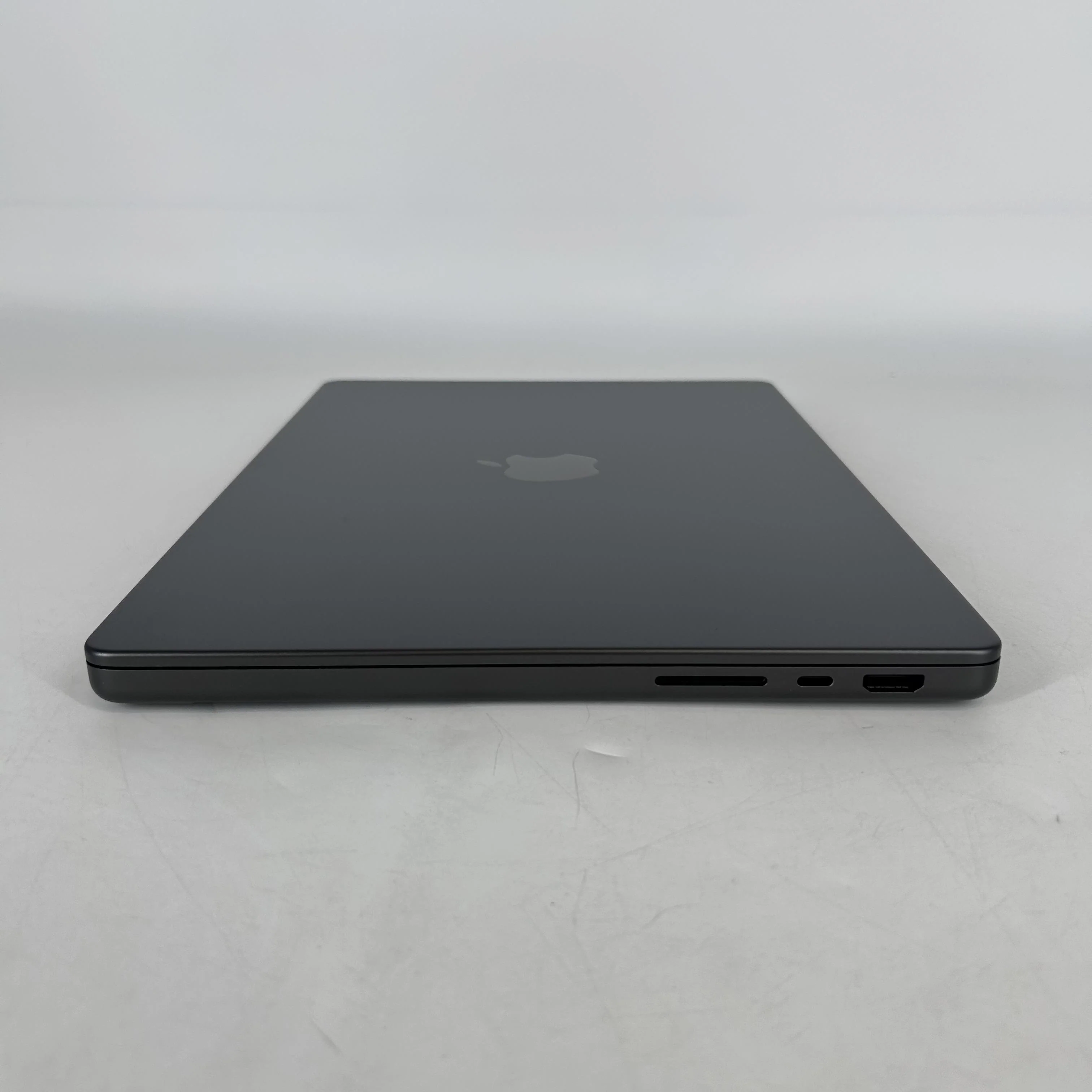 Apple MacBook Pro 14 2024 Space Black M4 Max 16-Core CPU 128GB Unified Memory 8TB Solid State Drive 40-Core GPU - Image 8