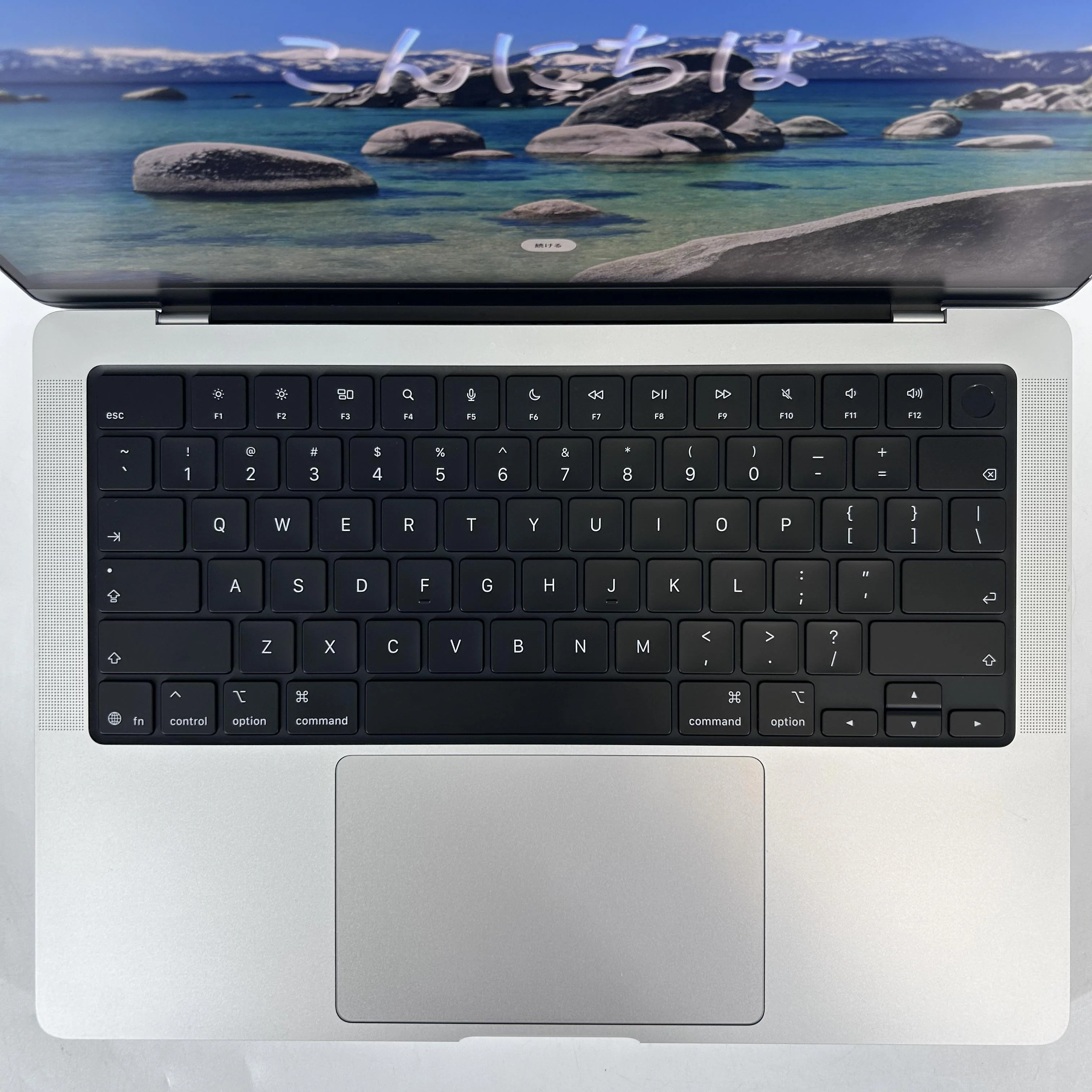 Apple MacBook Pro 14 2025 Silver M5 Max 18-Core CPU 128GB Unified Memory 4TB Solid State Drive 40-Core GPU - Image 2