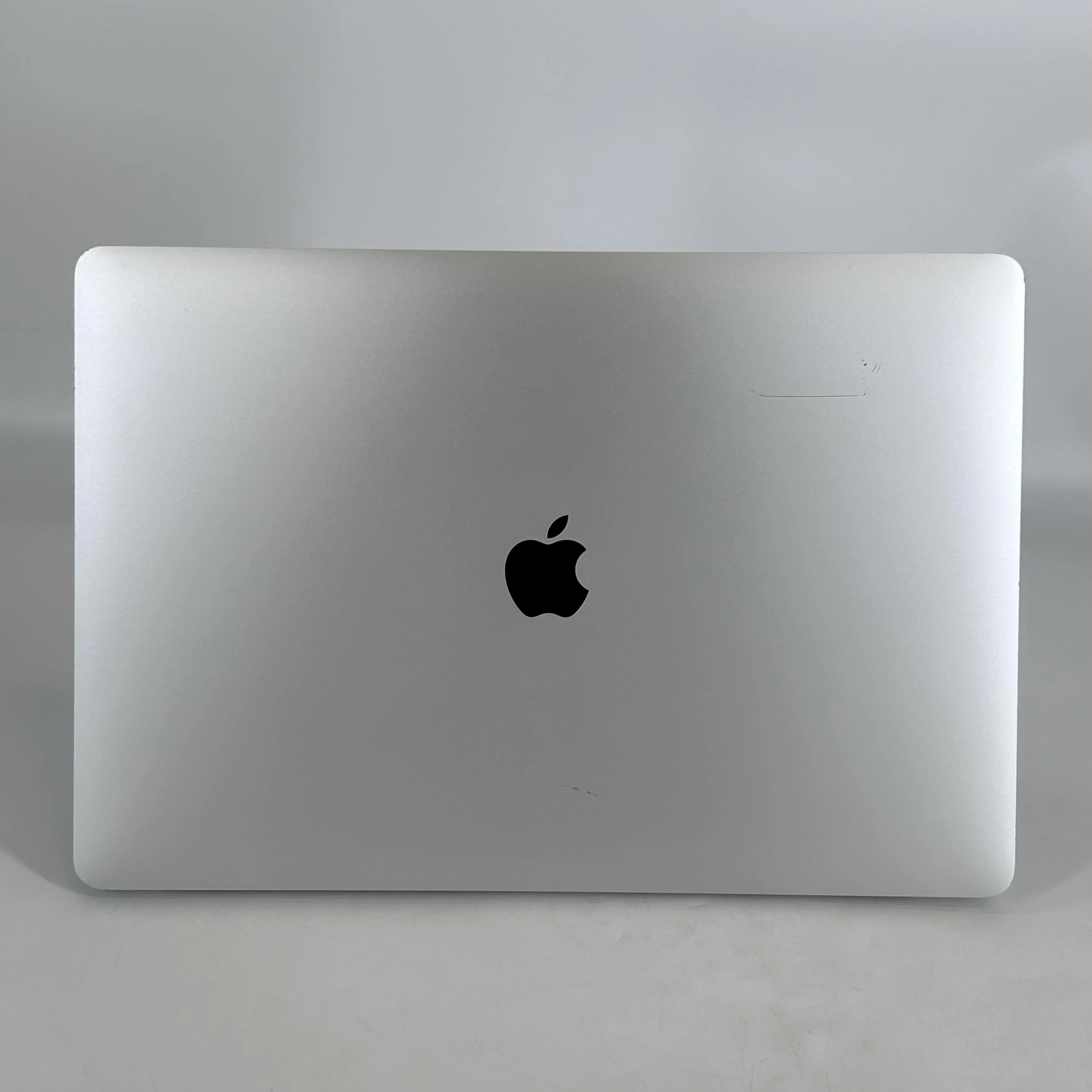 Apple MacBook Pro 15 Touch Bar 2017 Silver 2.9 GHz Intel Core i7 7th Gen. 16GB RAM 512GB Solid State Drive AMD Radeon Pro 560 4 GB - Image 10