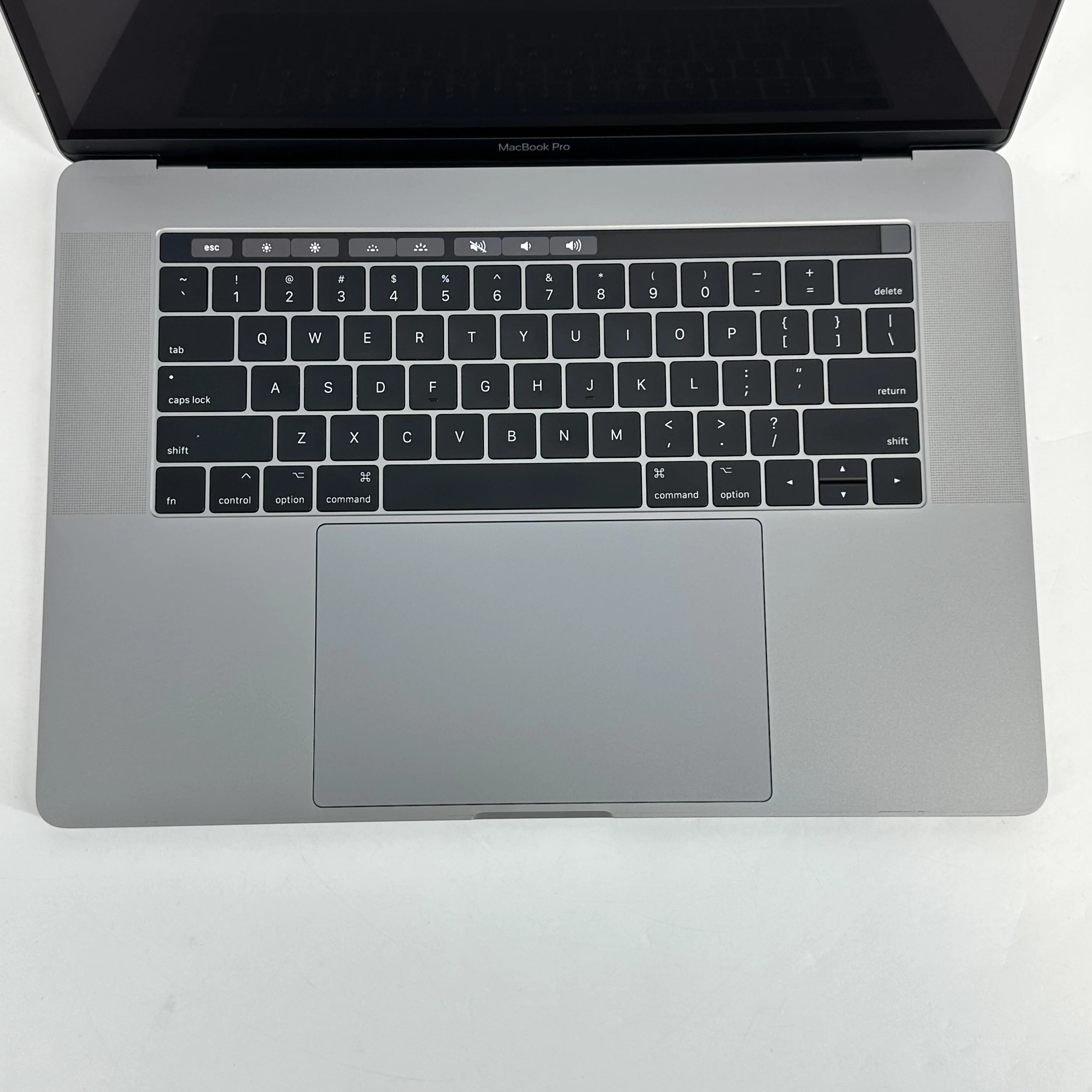 Apple MacBook Pro 15 Touch Bar 2017 Space Gray 3.1 GHz Intel Core i7 7th Gen. 16GB RAM 1TB Solid State Drive AMD Radeon Pro 560 4 GB - Image 2