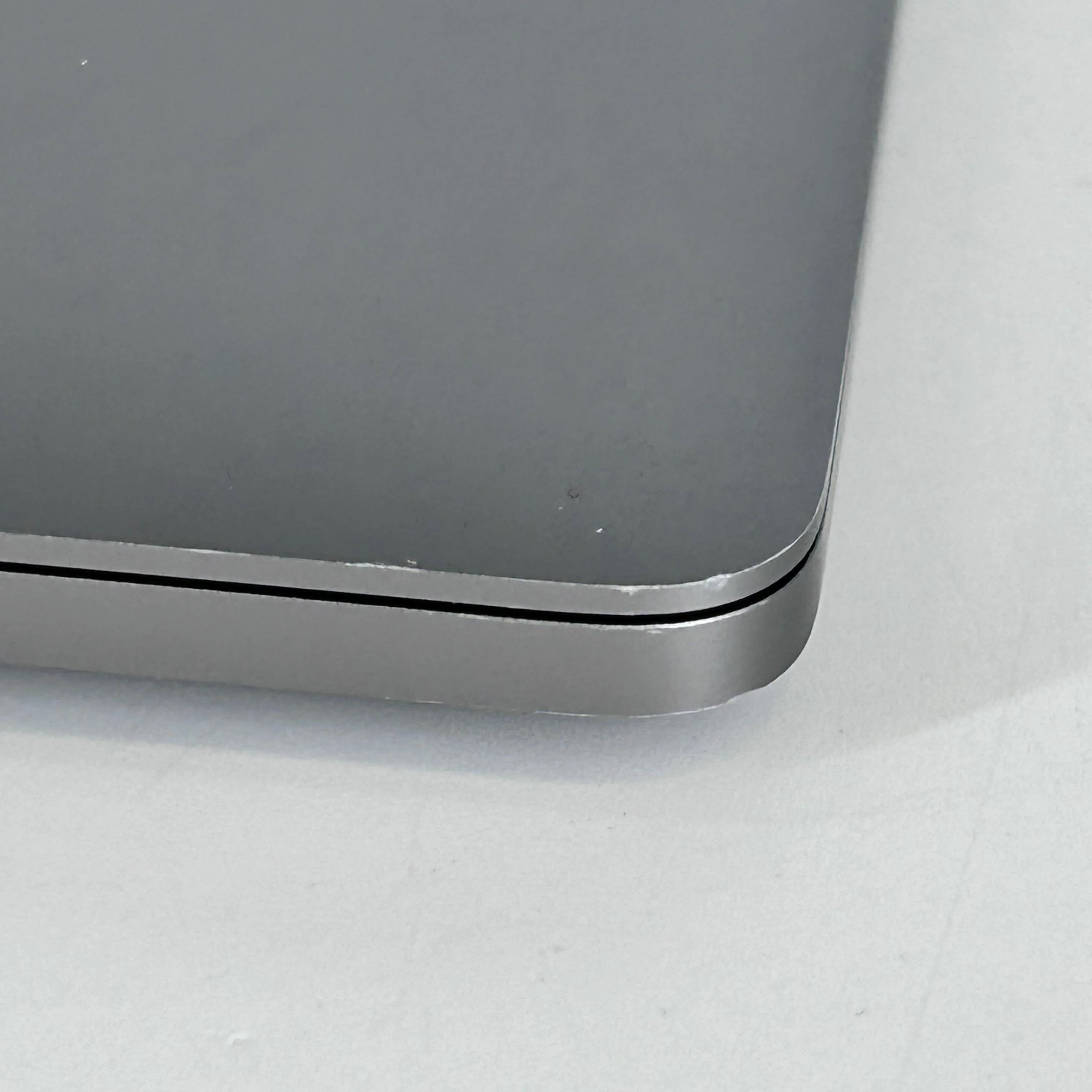Apple MacBook Pro 15 Touch Bar 2019 Space Gray 2.4 GHz Intel Core i9 9th Gen. 32GB RAM 512GB Solid State Drive AMD Radeon Pro 560X 4 GB - Image 19