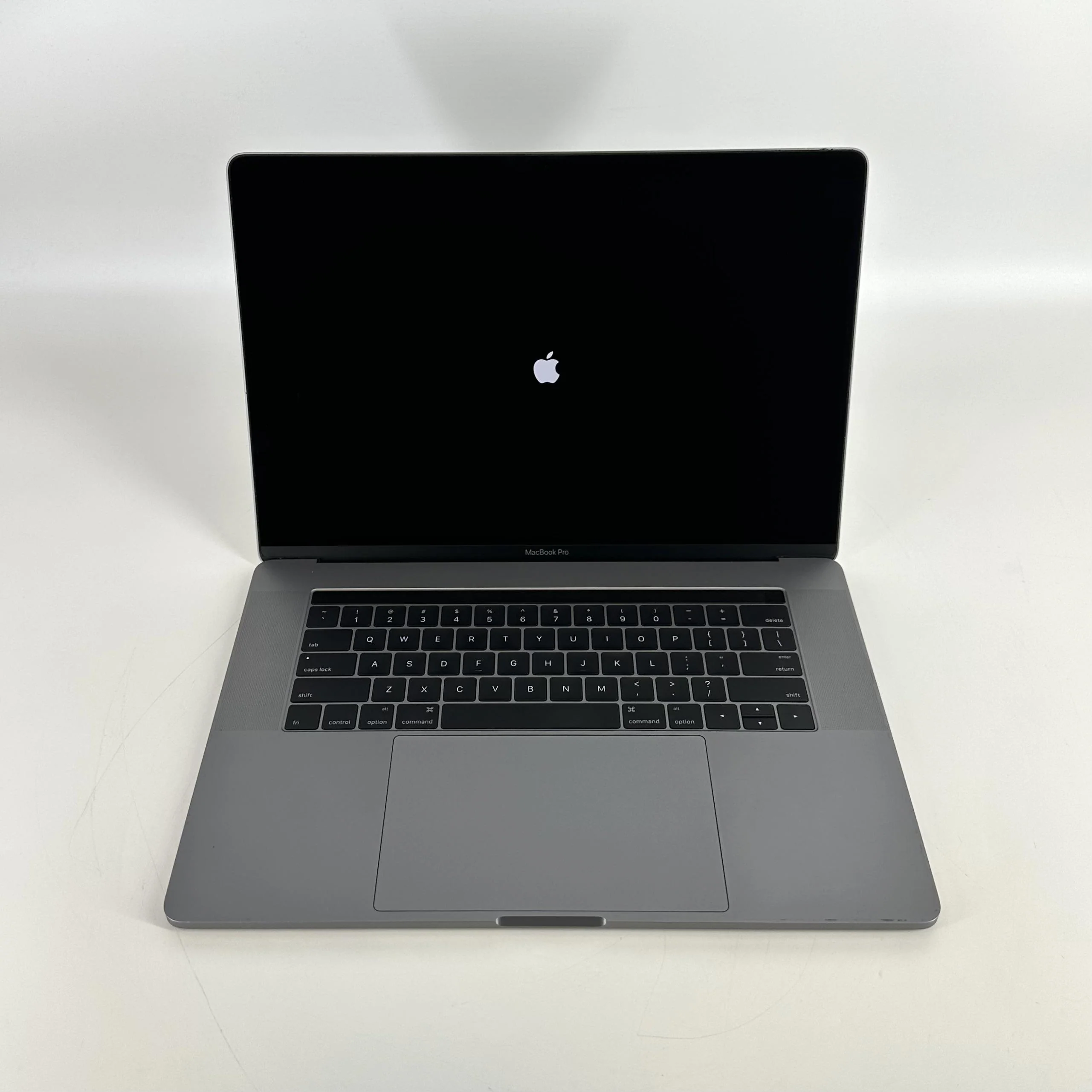 Apple MacBook Pro 15 Touch Bar Late 2016 Space Gray 2.9 GHz Intel Core i7 6th Gen. 16GB RAM 512GB Solid State Drive AMD Radeon Pro 460 4 GB