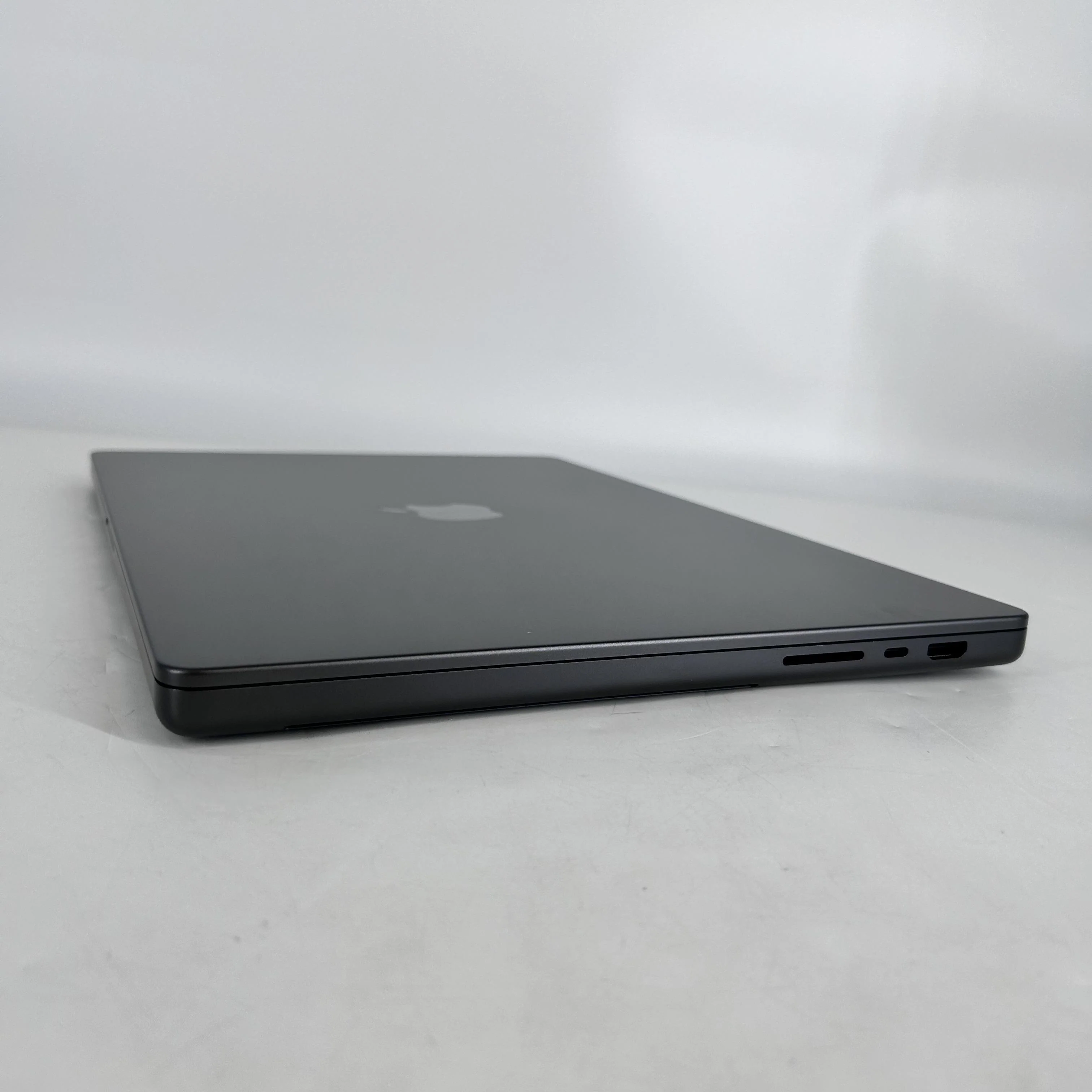 Apple MacBook Pro 16 2024 Space Black M4 Pro 14-Core CPU 24GB Unified Memory 512GB Solid State Drive 20-Core GPU - Image 7