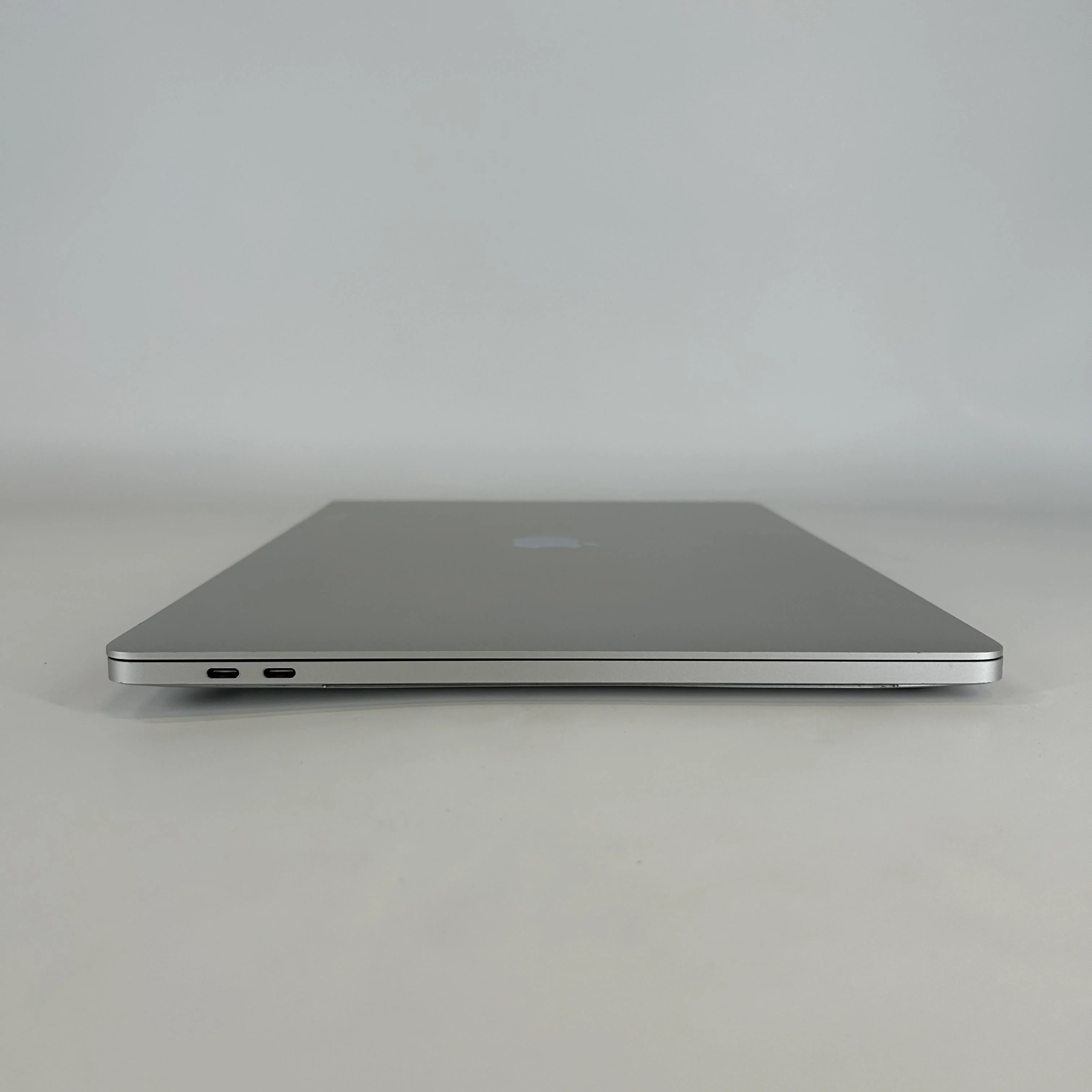 Apple MacBook Pro 16 Touch Bar 2019 Silver 2.3 GHz Intel Core i9 9th Gen. 32GB RAM 1TB Solid State Drive AMD Radeon Pro 5500M 8 GB - Image 10
