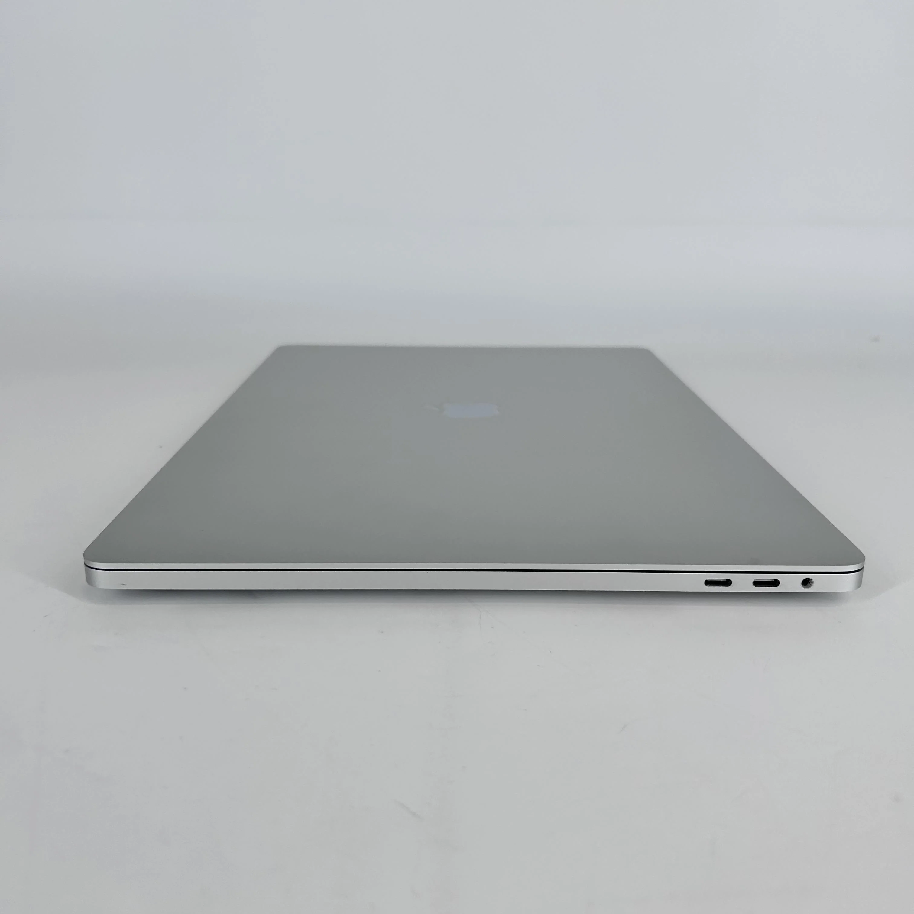 Apple MacBook Pro 16 Touch Bar 2019 Silver 2.4 GHz Intel Core i9 9th Gen. 32GB RAM 4TB Solid State Drive AMD Radeon Pro 5500M 8 GB - Image 7