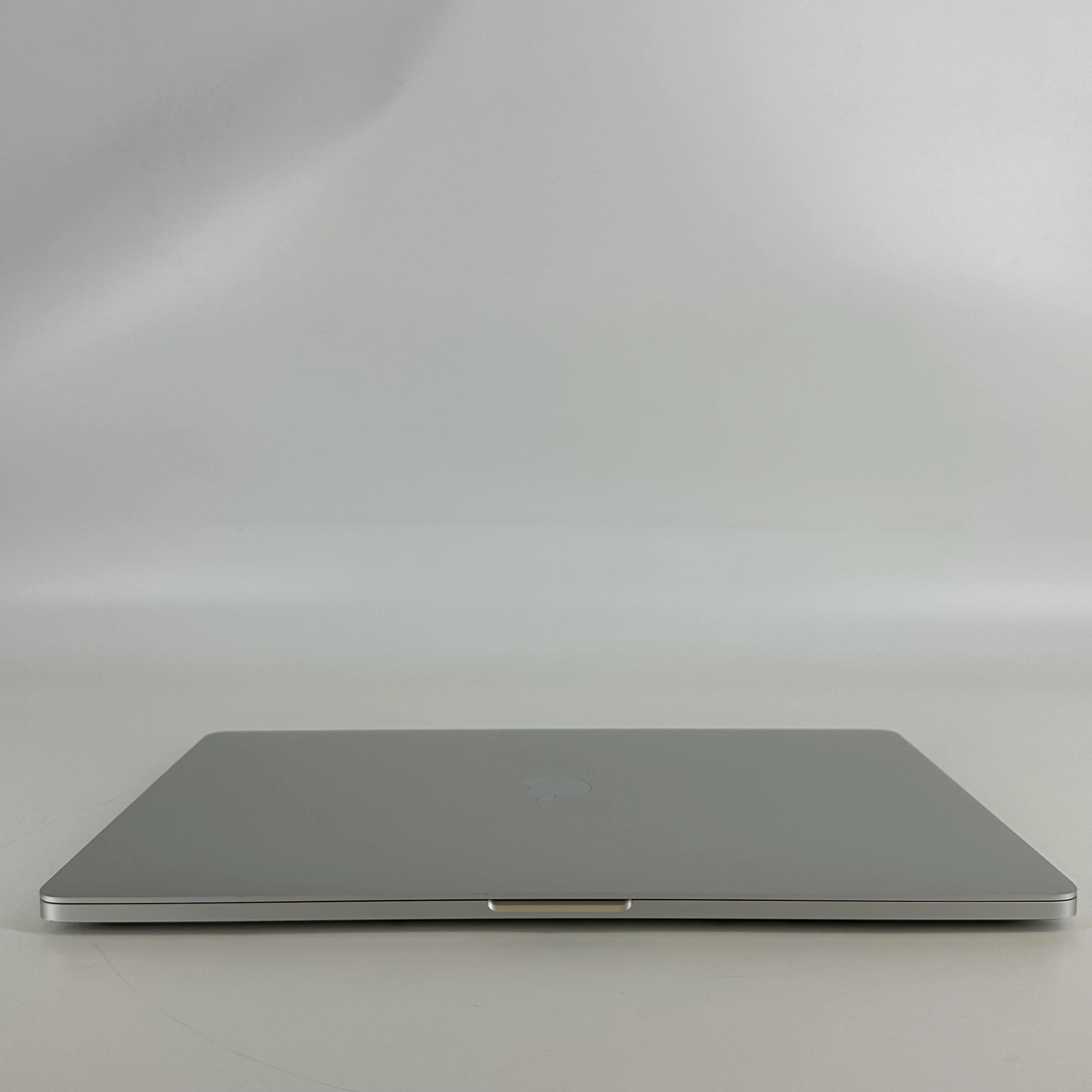 Apple MacBook Pro 16 Touch Bar 2019 Silver 2.4 GHz Intel Core i9 9th Gen. 32GB RAM 512GB Solid State Drive AMD Radeon Pro 5500M 4 GB - Image 9