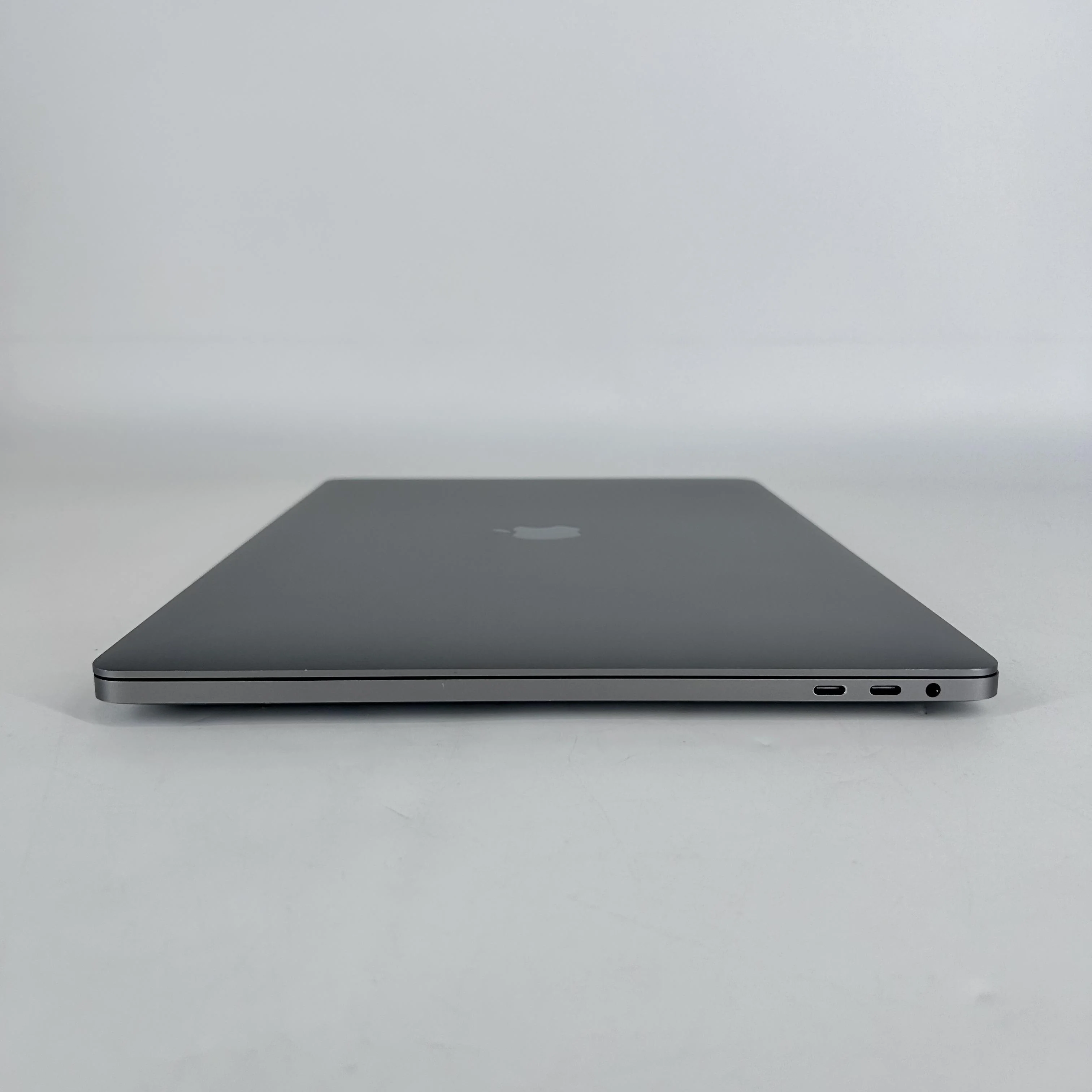 Apple MacBook Pro 16 Touch Bar 2019 Space Gray 2.3 GHz Intel Core i9 9th Gen. 32GB RAM 1TB Solid State Drive AMD Radeon Pro 5500M 8 GB - Image 8