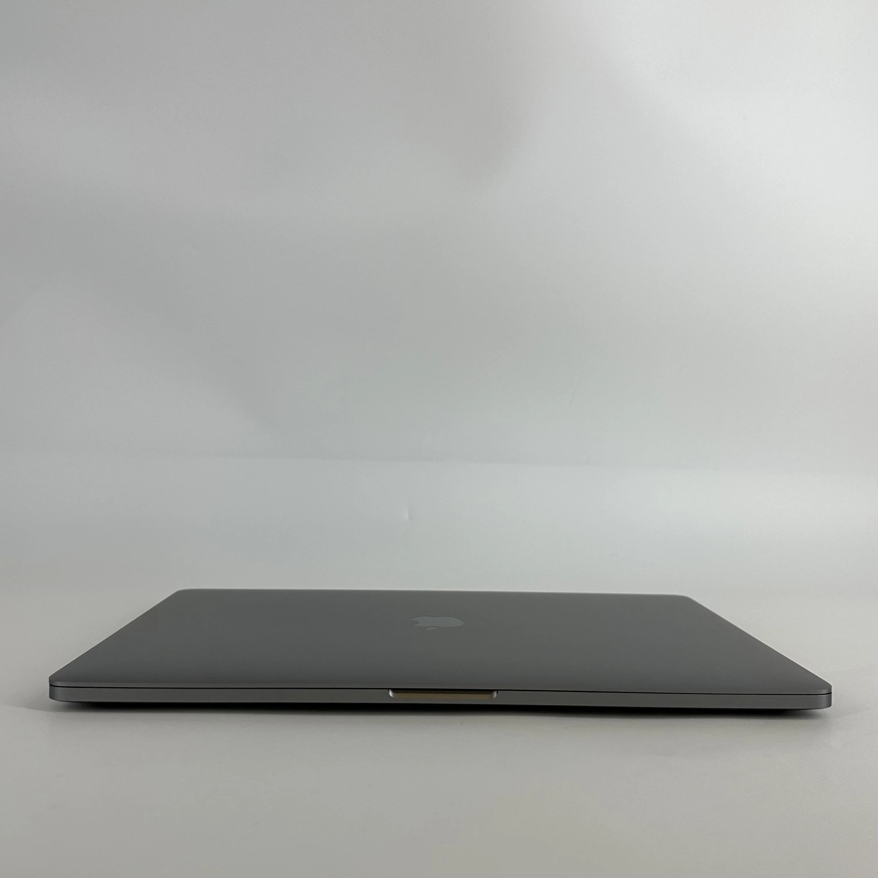 Apple MacBook Pro 16 Touch Bar 2019 Space Gray 2.4 GHz Intel Core i9 9th Gen. 32GB RAM 1TB Solid State Drive AMD Radeon Pro 5500M 4 GB - Image 8