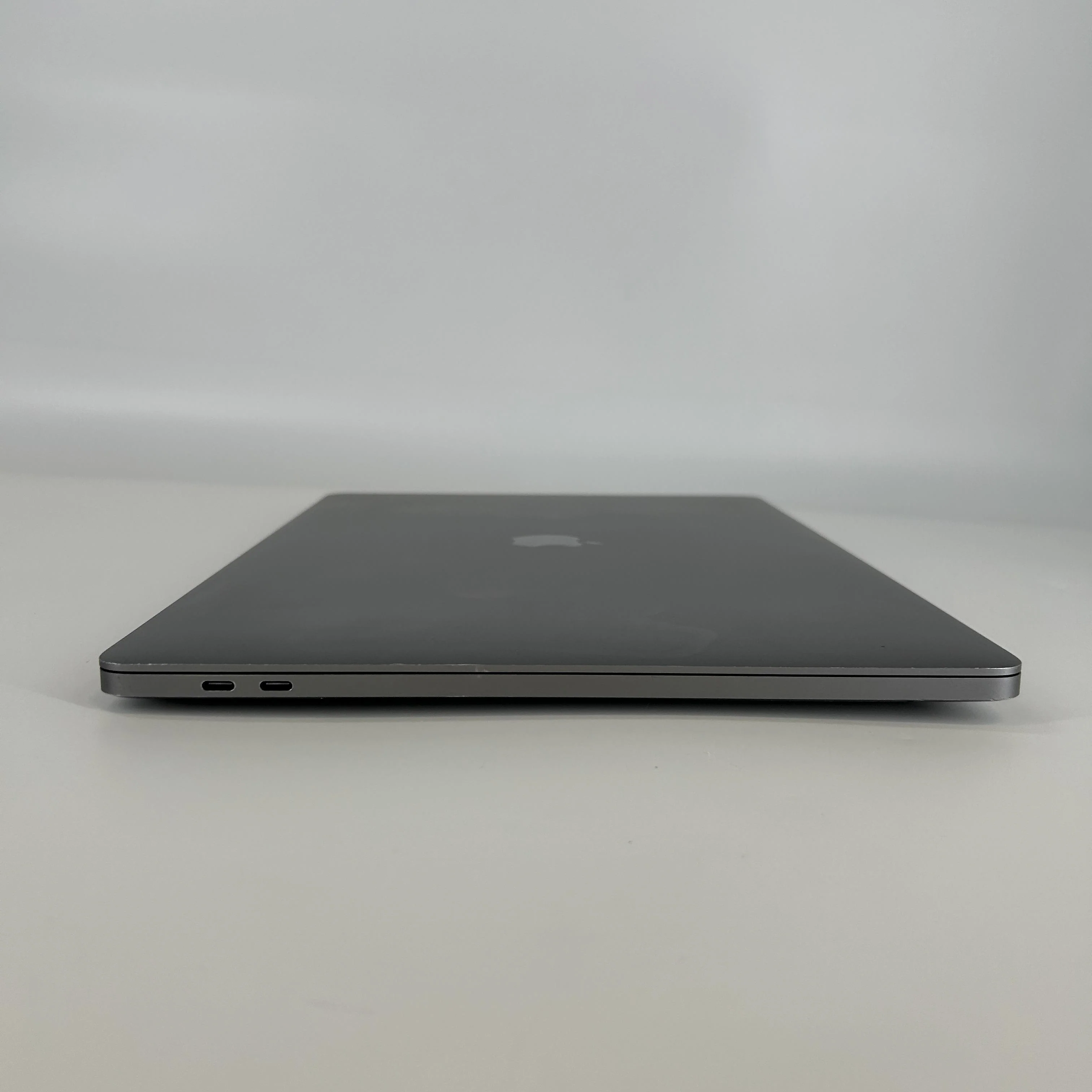 Apple MacBook Pro 16 Touch Bar 2019 Space Gray 2.4 GHz Intel Core i9 9th Gen. 32GB RAM 2TB Solid State Drive AMD Radeon Pro 5500M 8 GB - Image 11