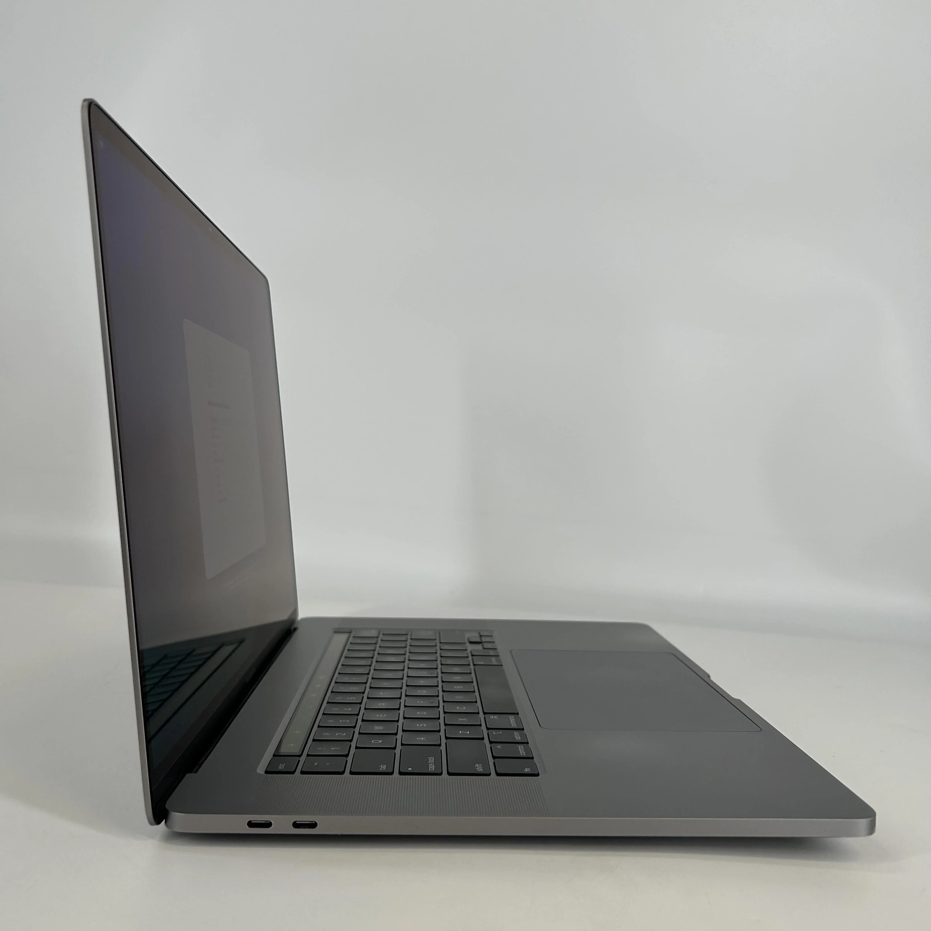 Apple MacBook Pro 16 Touch Bar 2019 Space Gray 2.4 GHz Intel Core i9 9th Gen. 32GB RAM 512GB Solid State Drive AMD Radeon Pro 5500M 4 GB - Image 3