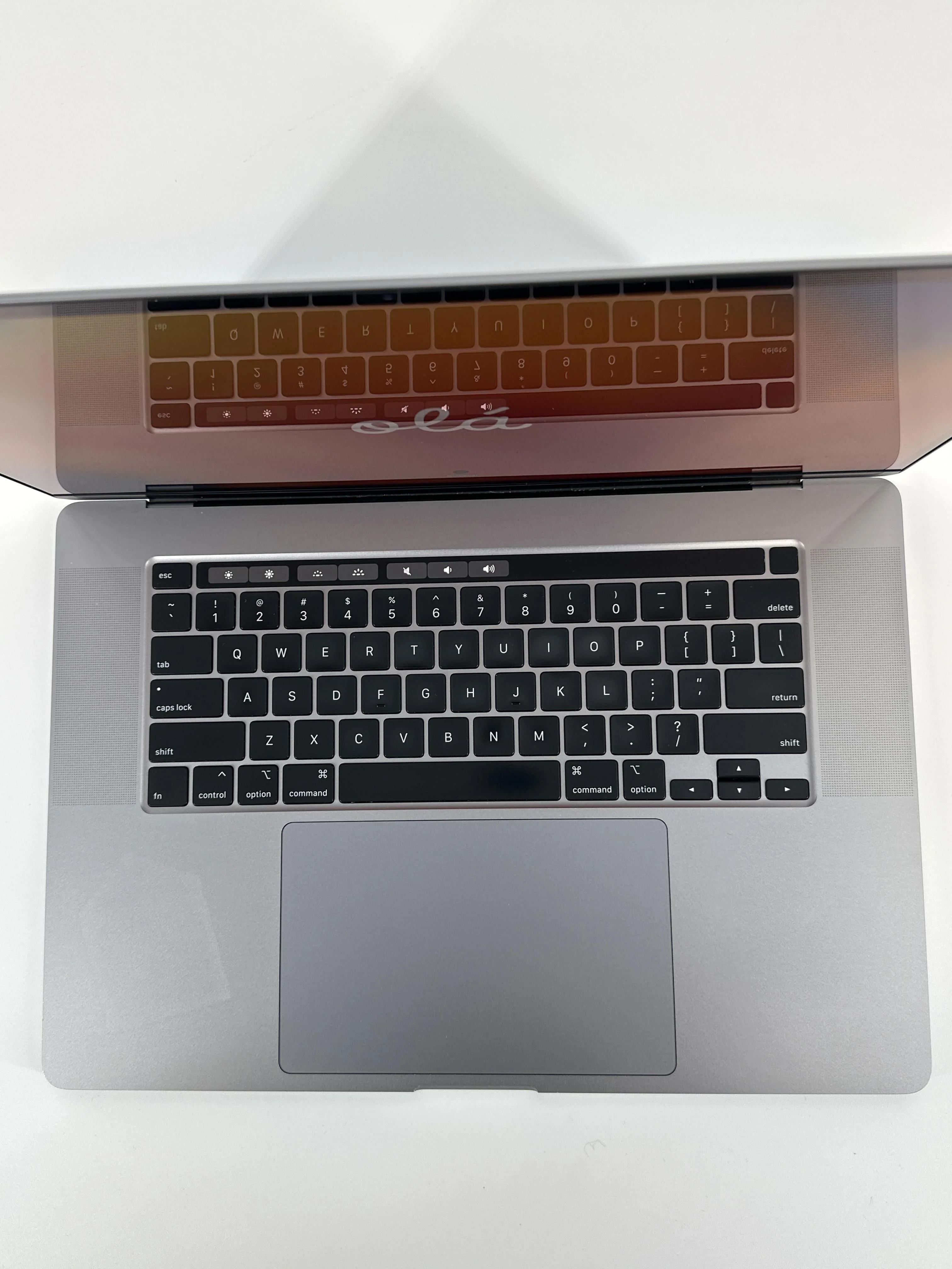 Apple MacBook Pro 16 Touch Bar 2019 Space Gray 2.4 GHz Intel Core i9 9th Gen. 64GB RAM 2TB Solid State Drive AMD Radeon Pro 5500M 8 GB - Image 2