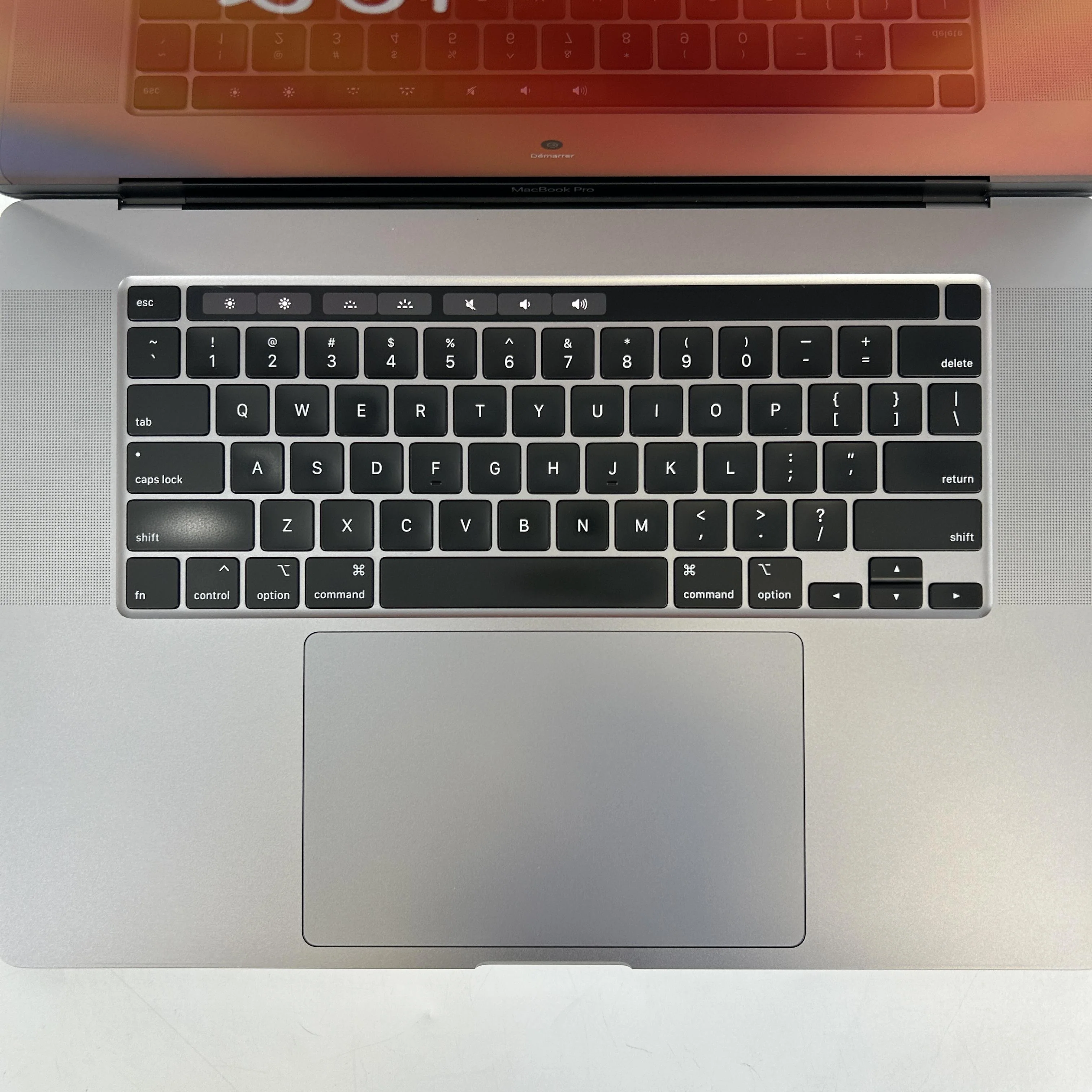 Apple MacBook Pro 16 Touch Bar 2019 Space Gray 2.4 GHz Intel Core i9 9th Gen. 64GB RAM 2TB Solid State Drive AMD Radeon Pro 5600M 8 GB - Image 2