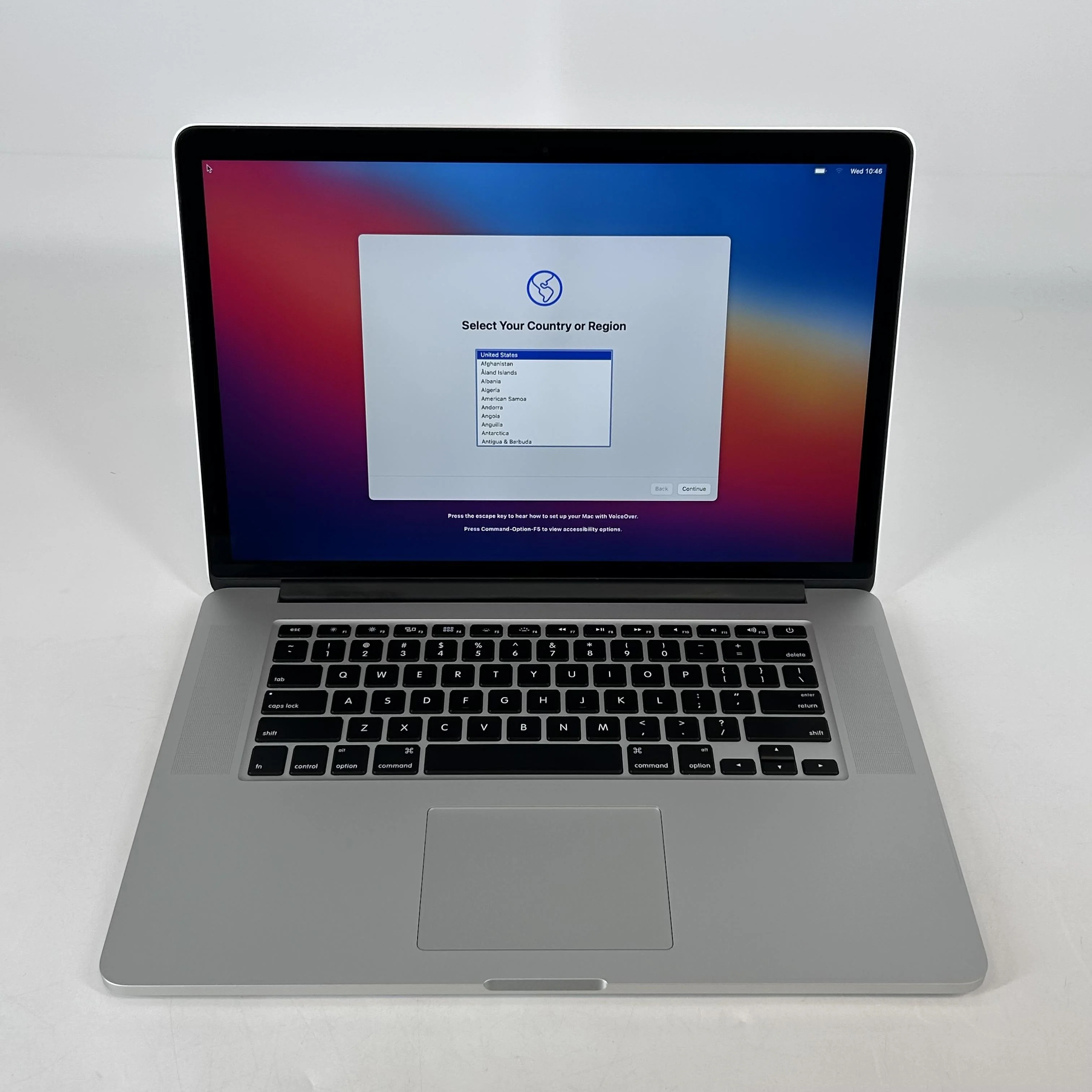Apple MacBook Pro Retina 15 Mid 2015 Silver 2.5 GHz Intel Core i7 4th Gen. 16GB RAM 960GB Solid State Drive AMD Radeon R9 M370X 2 GB
