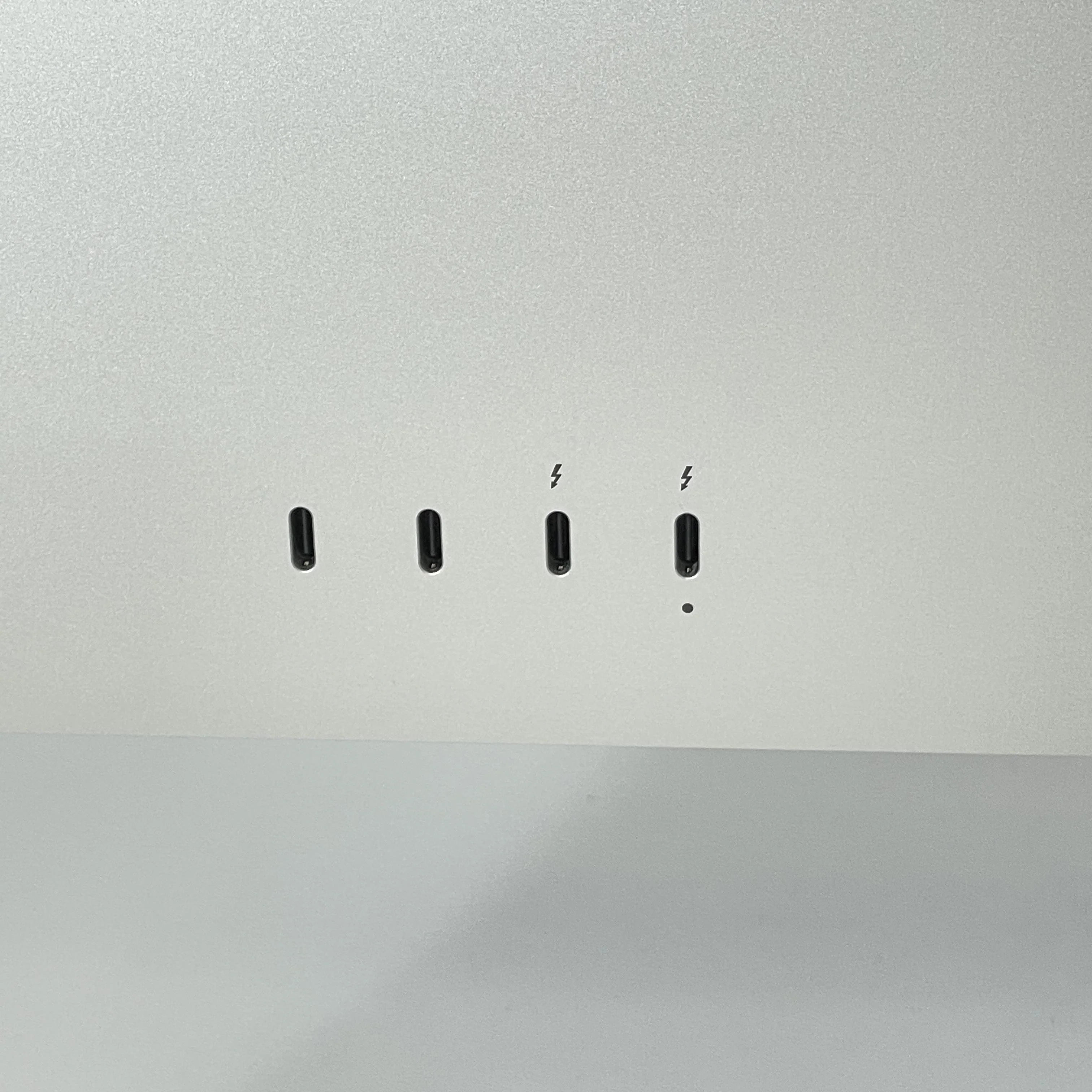 Apple Studio Display XDR 27in 2026 Silver - Image 4