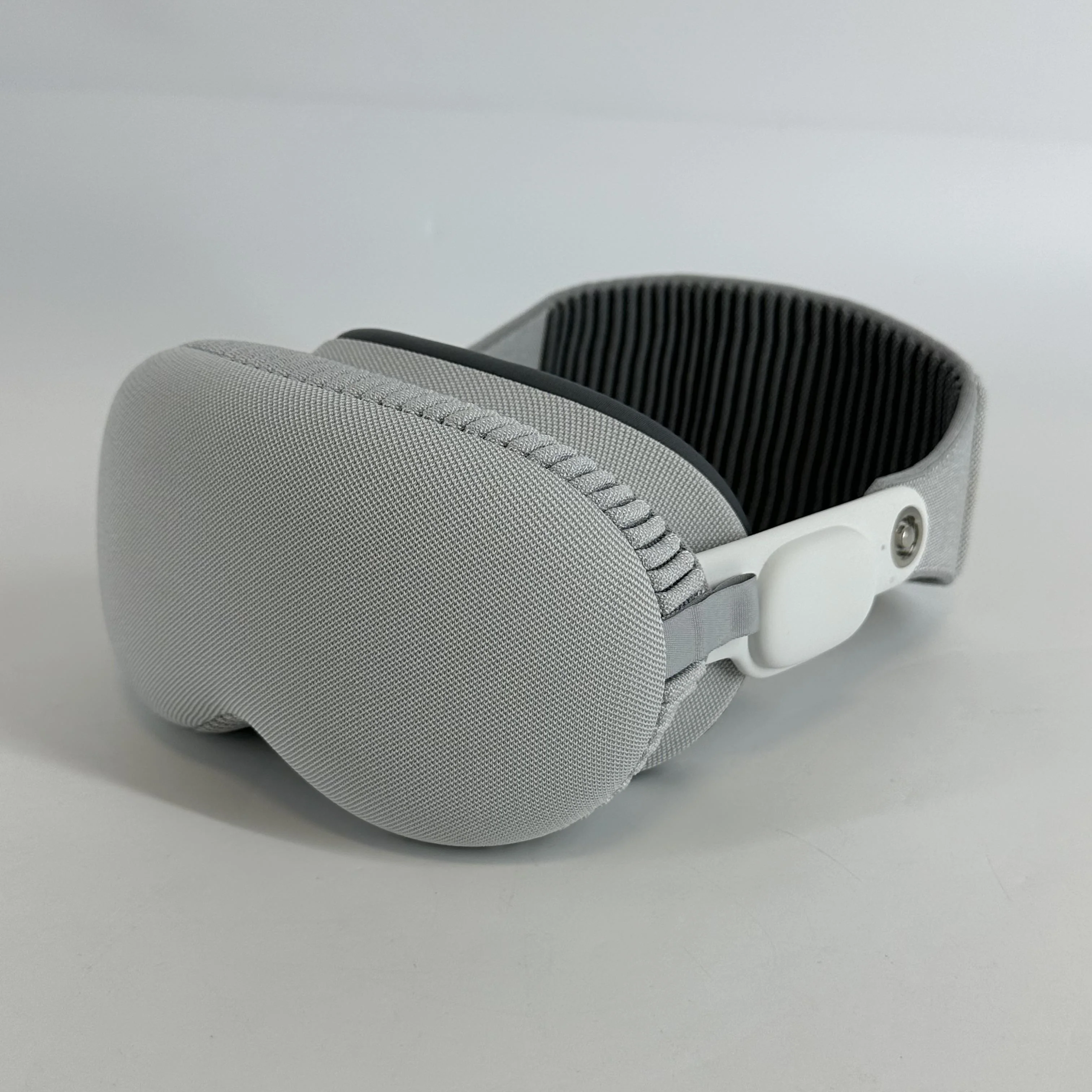 Apple Vision Pro 1TB - Image 6