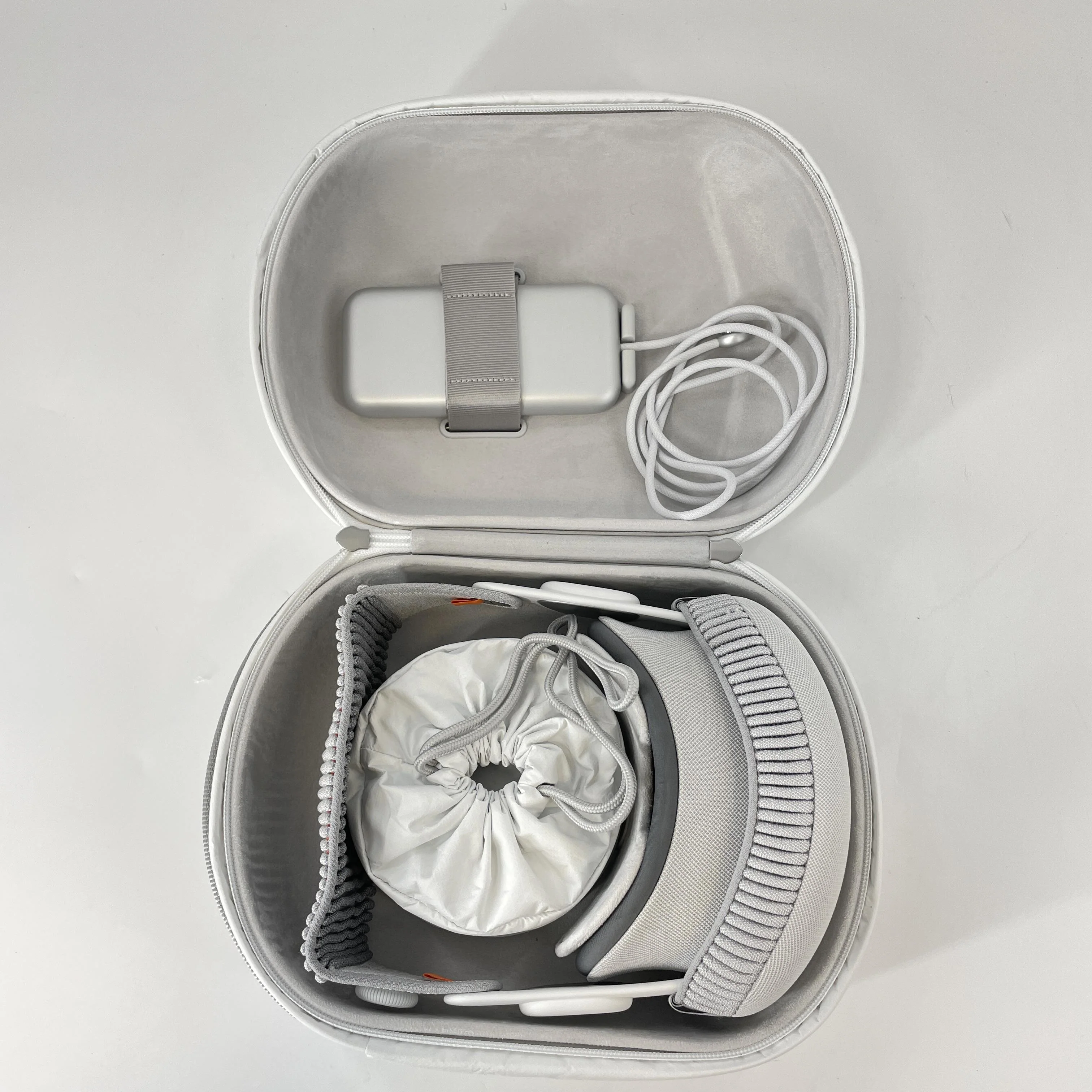 Apple Vision Pro 256GB - Image 2