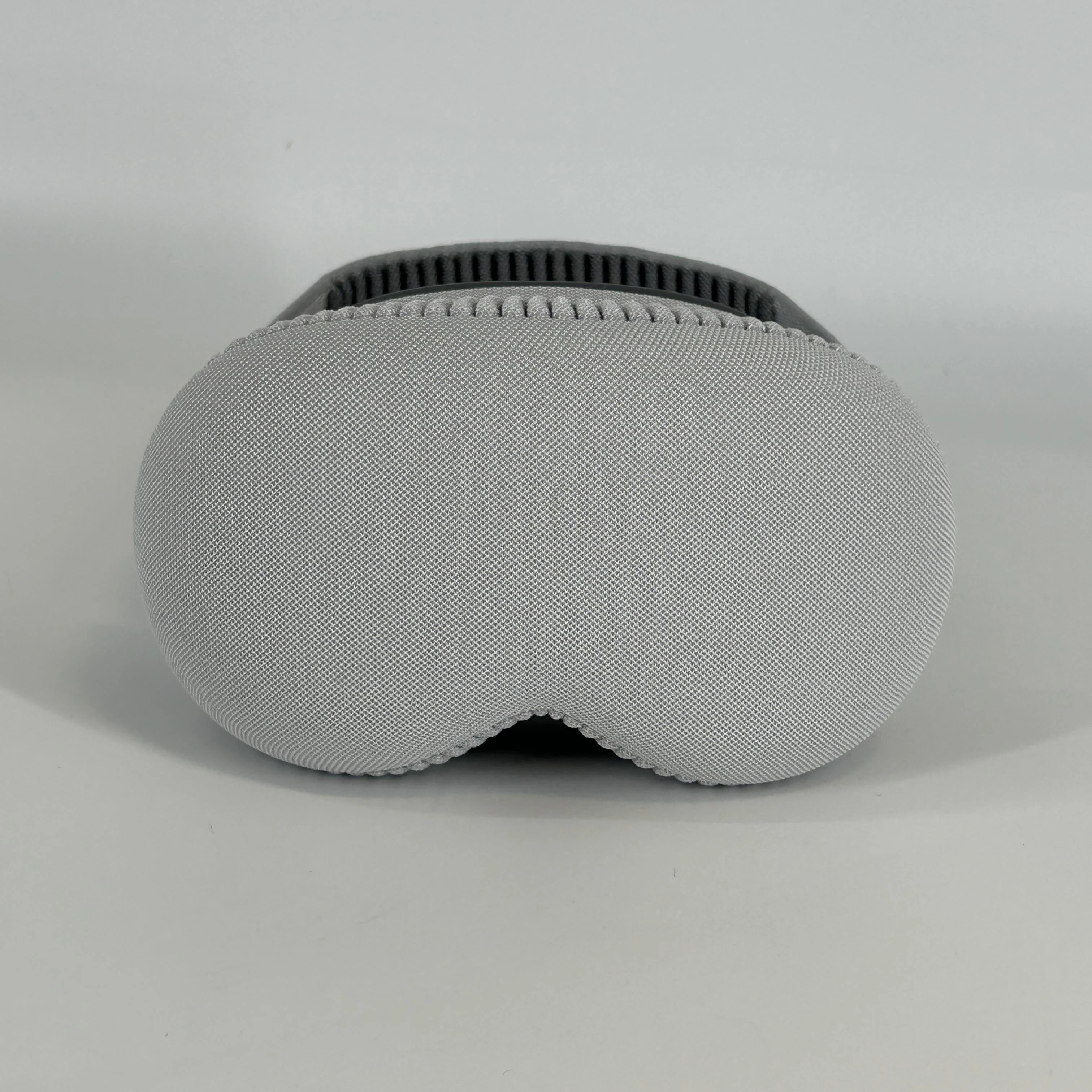 Apple Vision Pro 256GB - Image 2