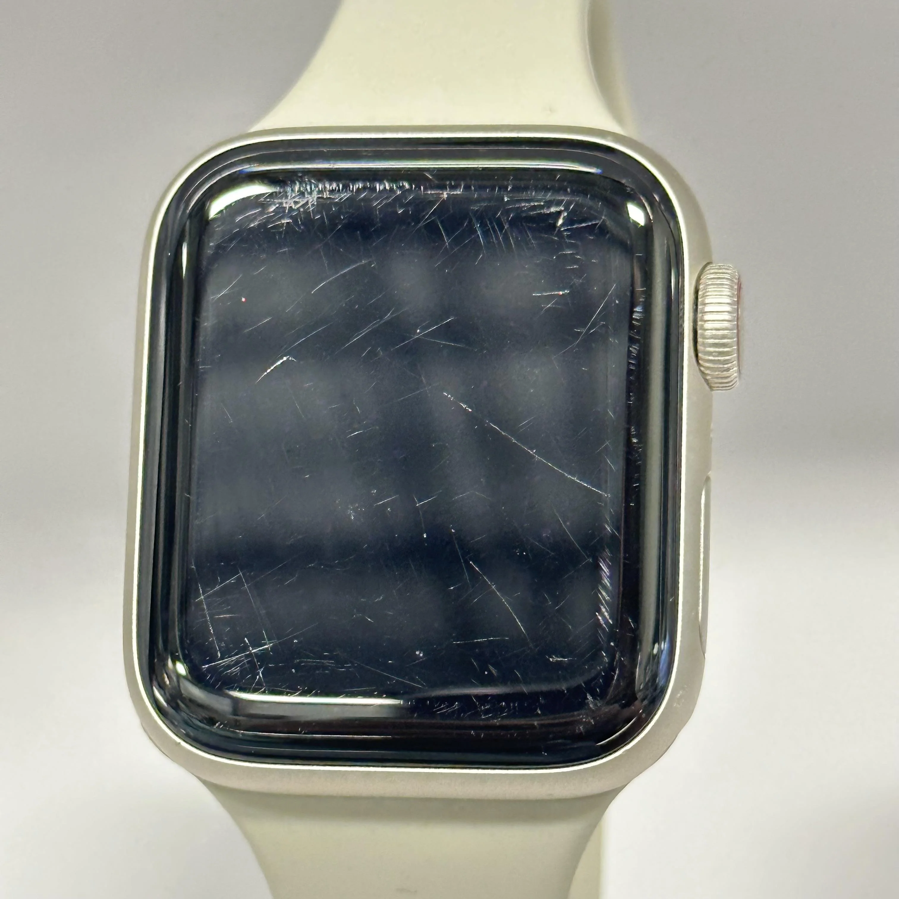 Apple Watch (SE) 2nd Gen. 40mm Gold Unlocked 32GB - Image 2
