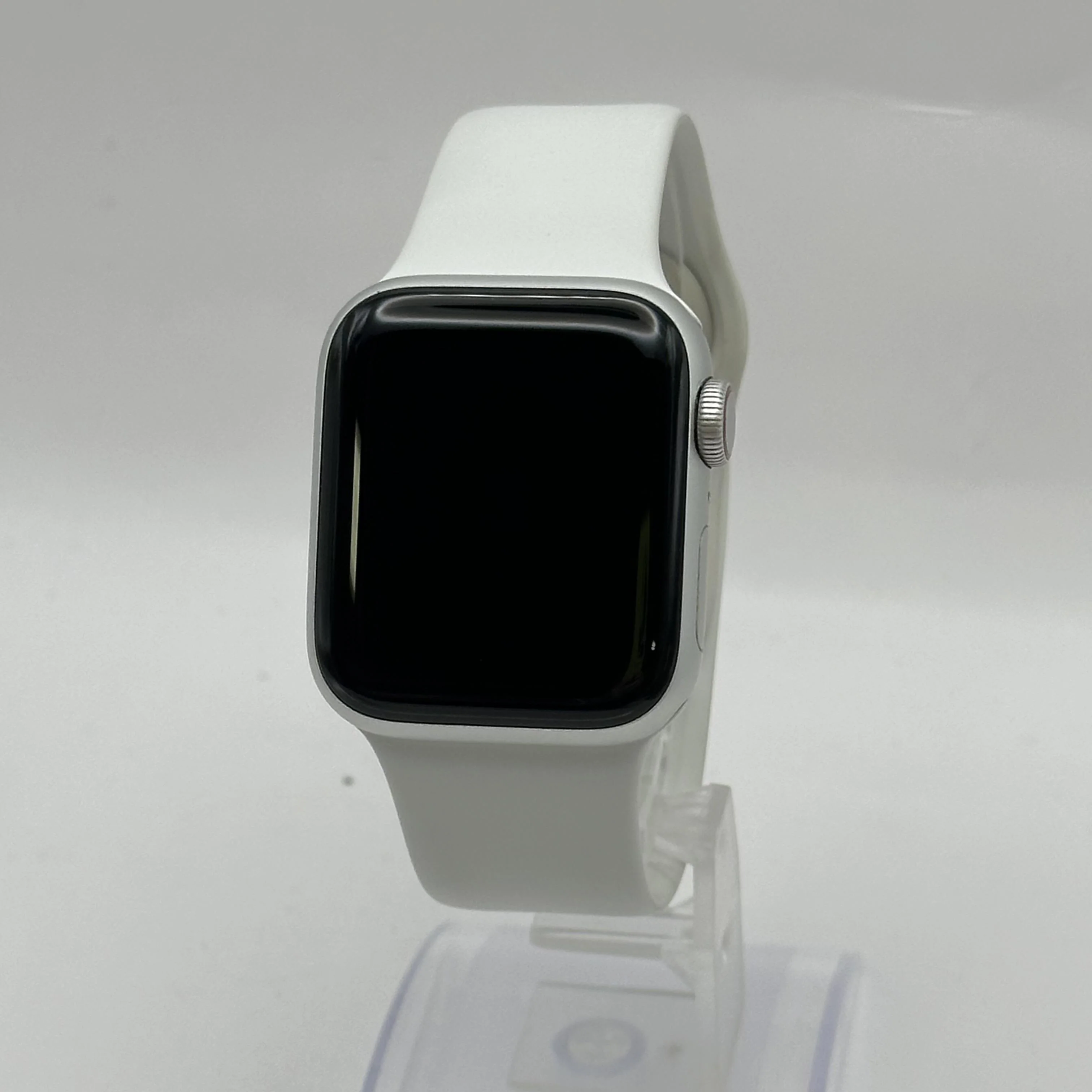 Apple Watch (SE) 2nd Gen. 40mm Silver Unlocked 32GB - Image 2