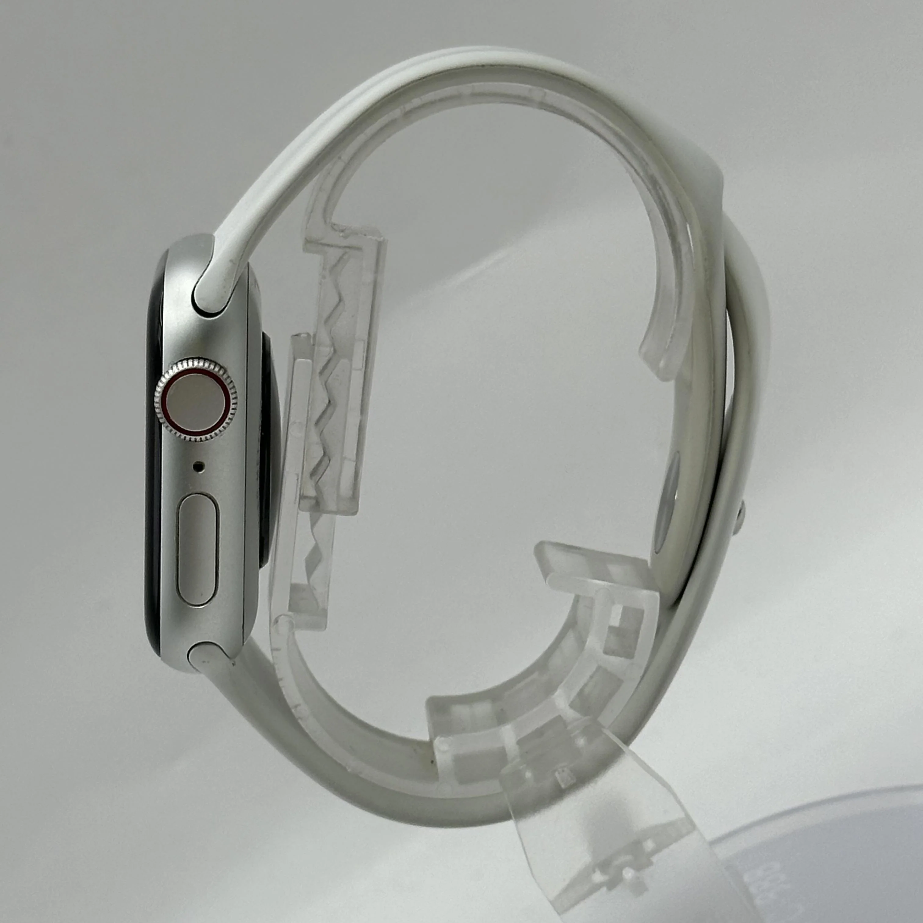 Apple Watch (SE) 2nd Gen. 40mm Silver Unlocked 32GB - Image 3