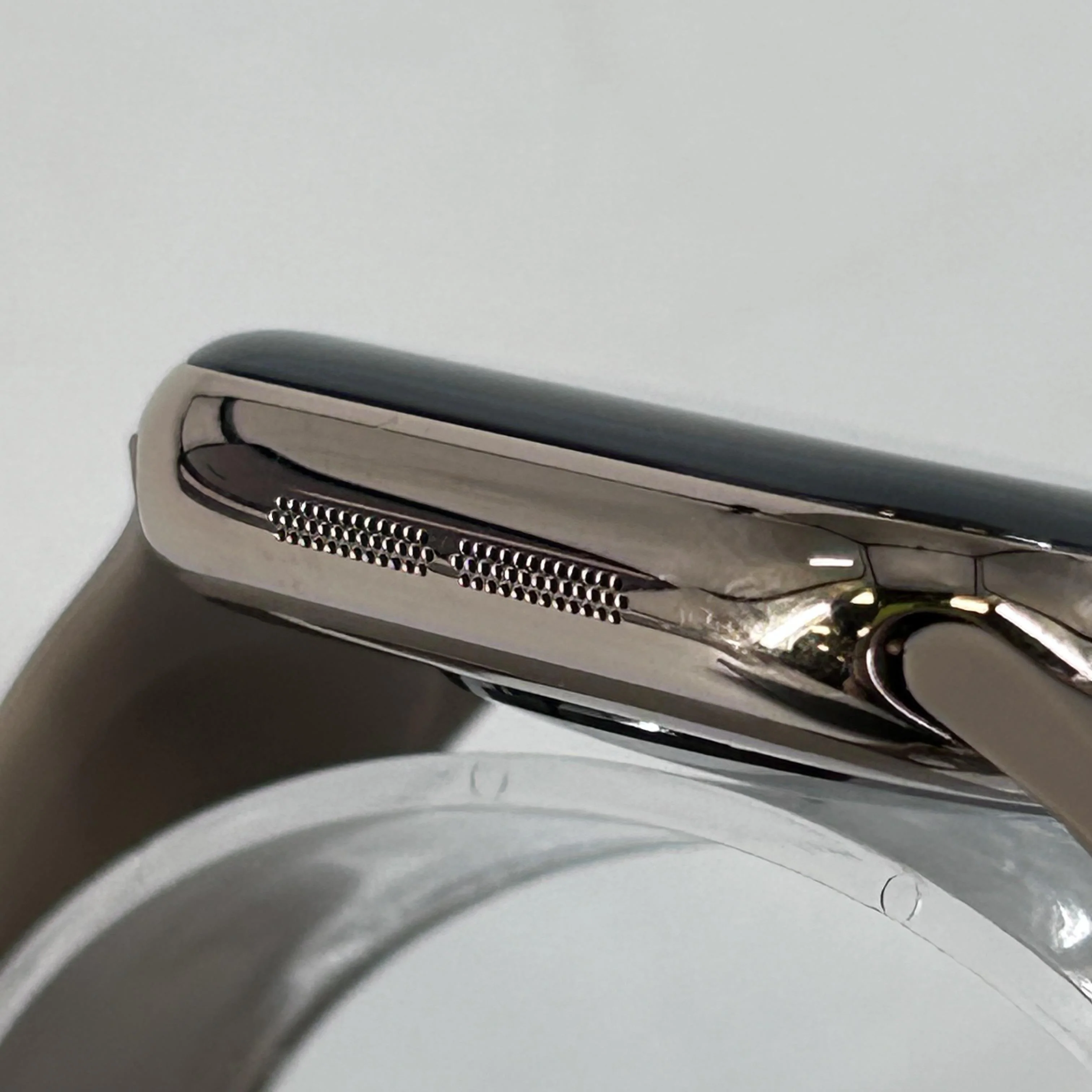 Apple Watch (Series 10) 42mm Gold Unlocked 64GB - Image 9