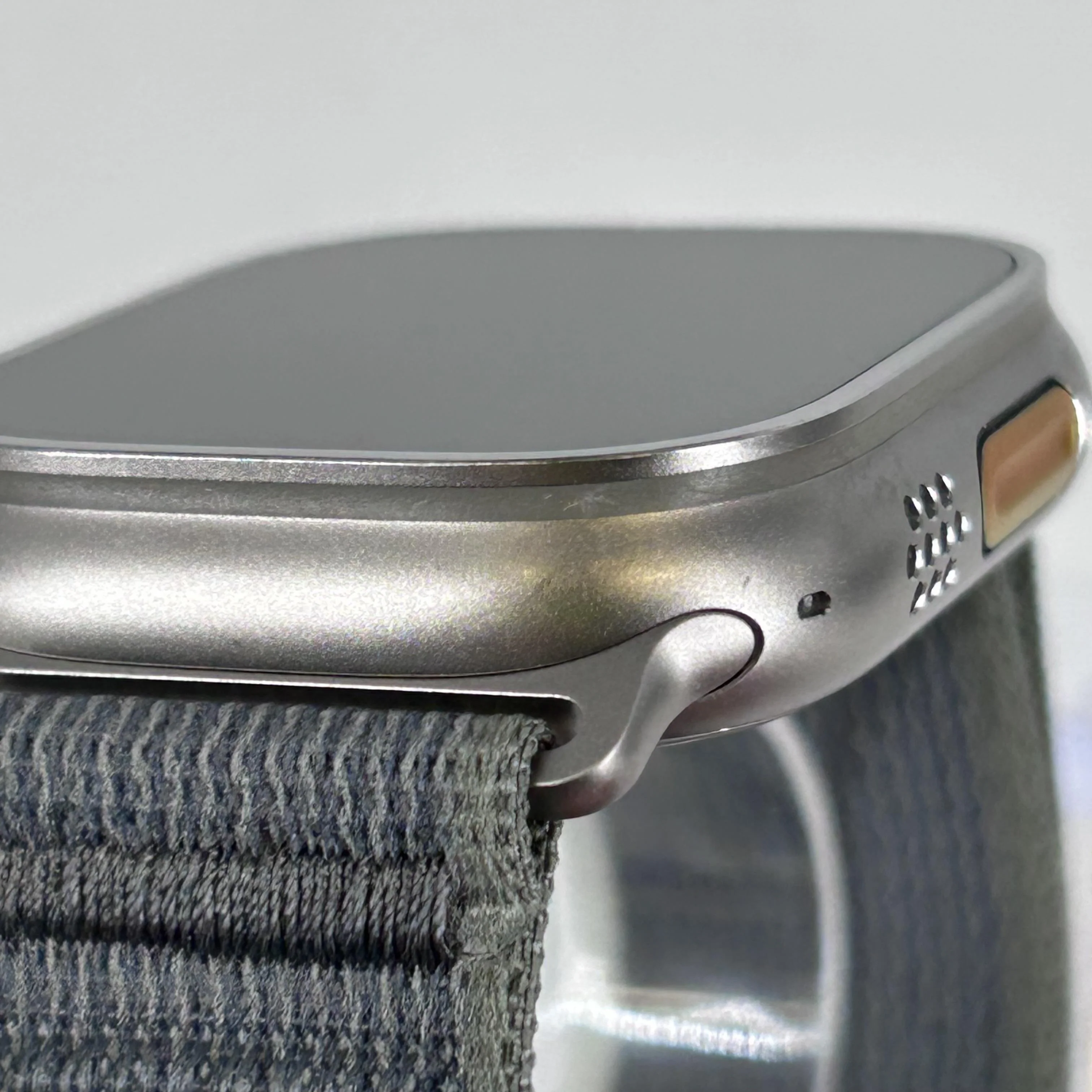 Apple Watch (Ultra) 49mm Unlocked 32GB - Image 9