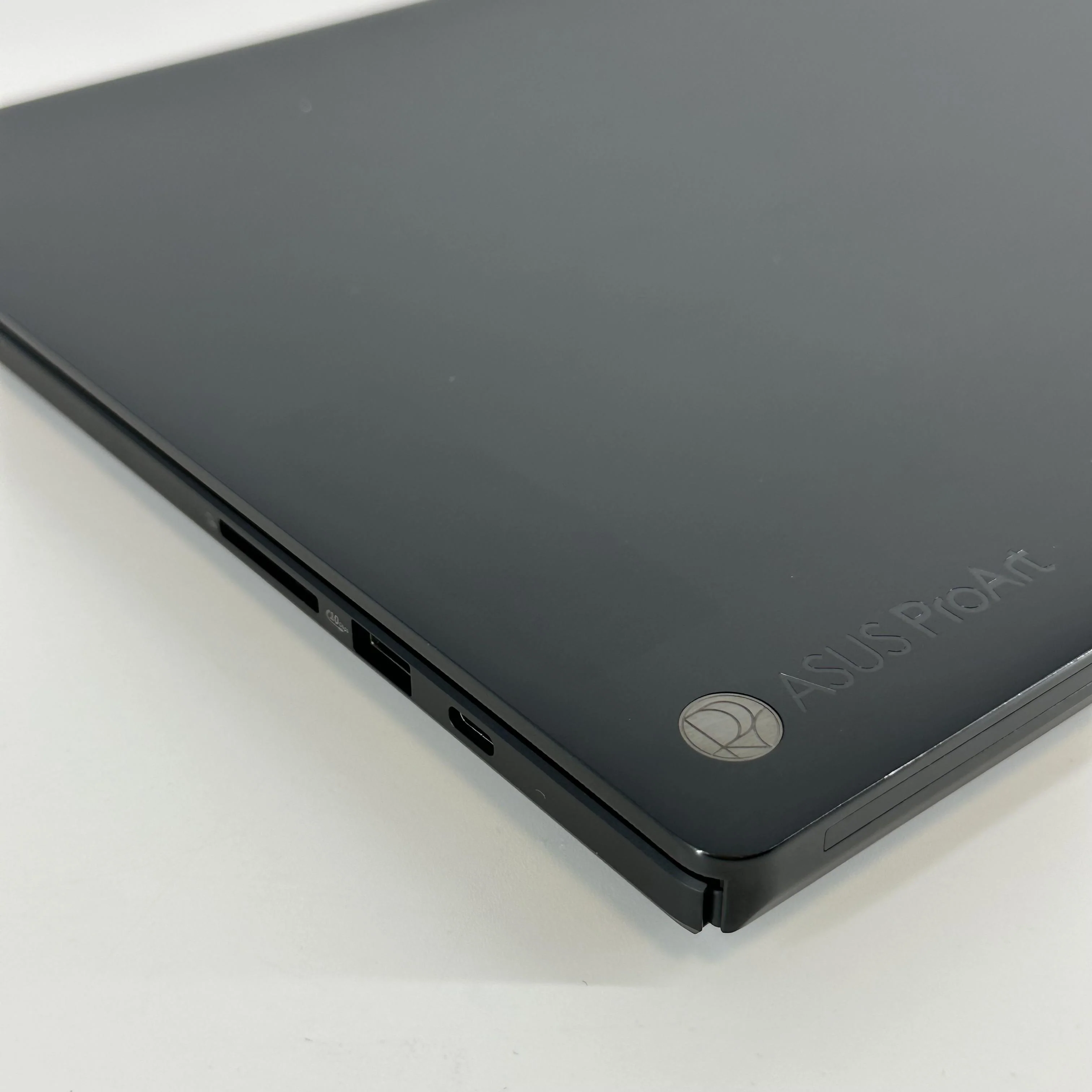 Asus ProArt P16 Black 2.0 GHz AMD Ryzen AI 9 HX 370 32GB RAM 2TB Solid State Drive NVIDIA GeForce RTX 5070 8 GB - Image 10