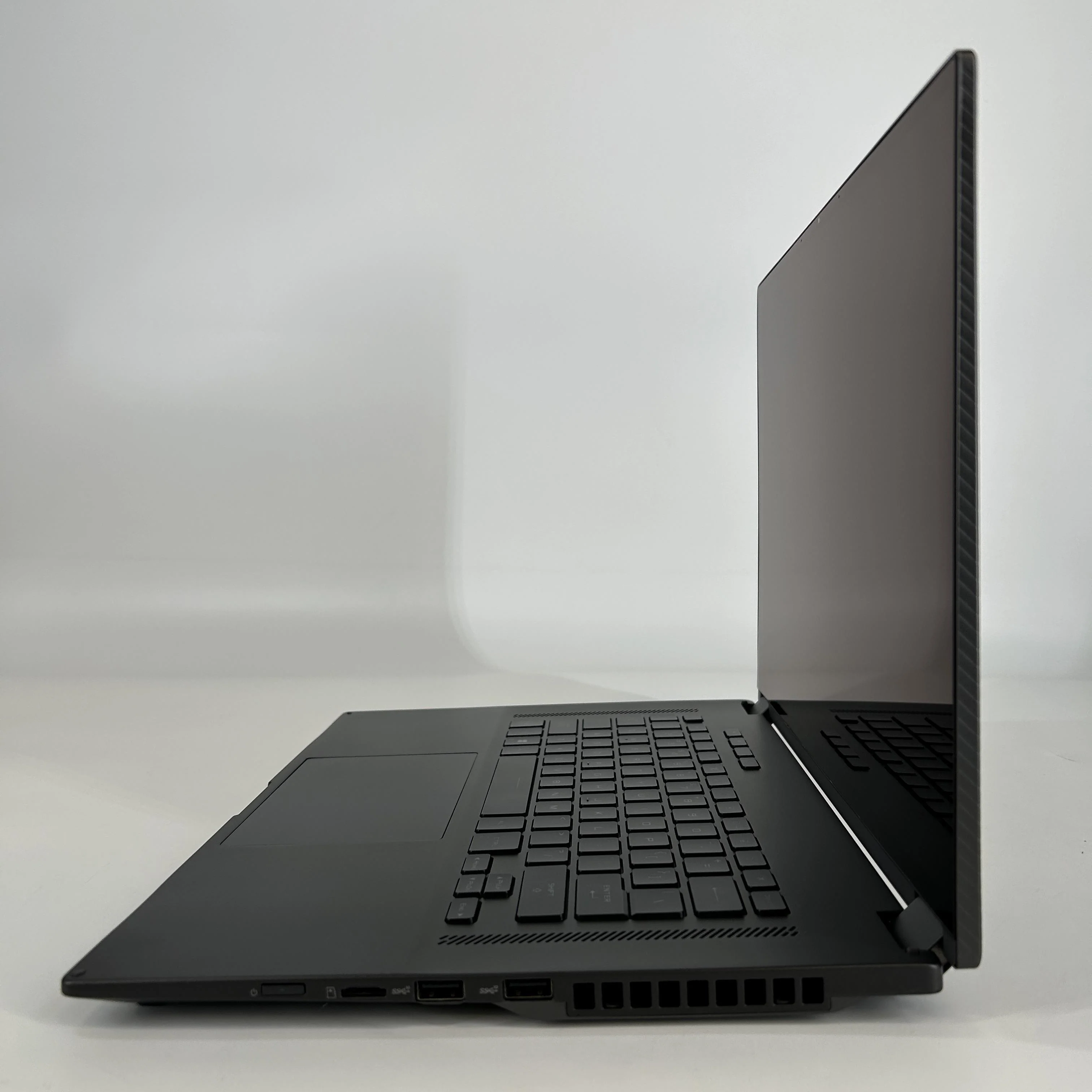 Asus ROG Flow X16 GV601 16 Black 3.3 GHz AMD Ryzen 9 6900HS 32GB RAM 1TB Solid State Drive NVIDIA GeForce RTX 3070 Ti 8 GB - Image 4