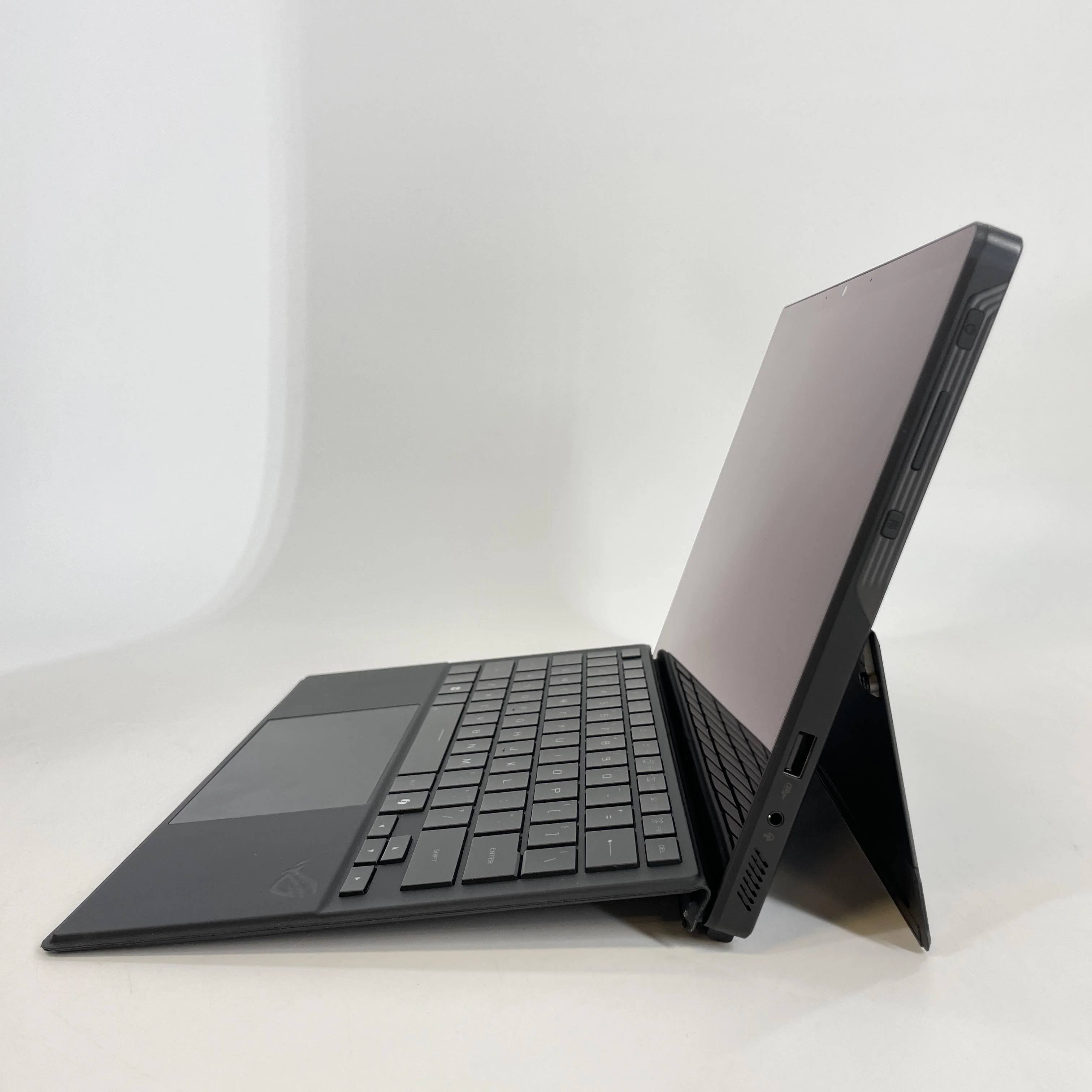 Asus ROG Flow Z13 GZ302 13.4 Black 3.0 GHz AMD Ryzen AI MAX+ 395 64GB RAM 1TB Solid State Drive - Image 3