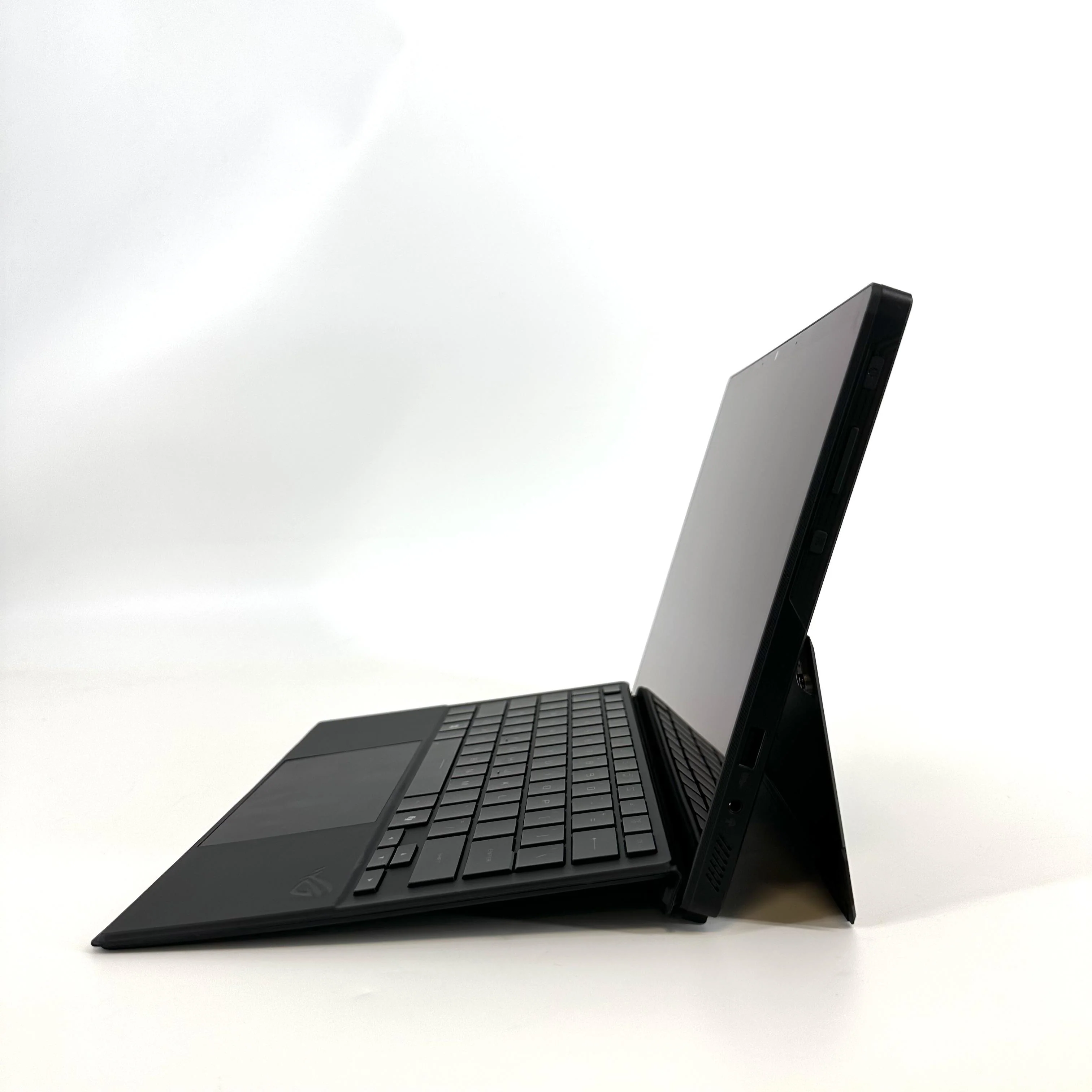 Asus ROG Flow Z13 GZ302 13.4 Black 3.0 GHz AMD Ryzen AI MAX+ 395 64GB RAM 1TB Solid State Drive - Image 4